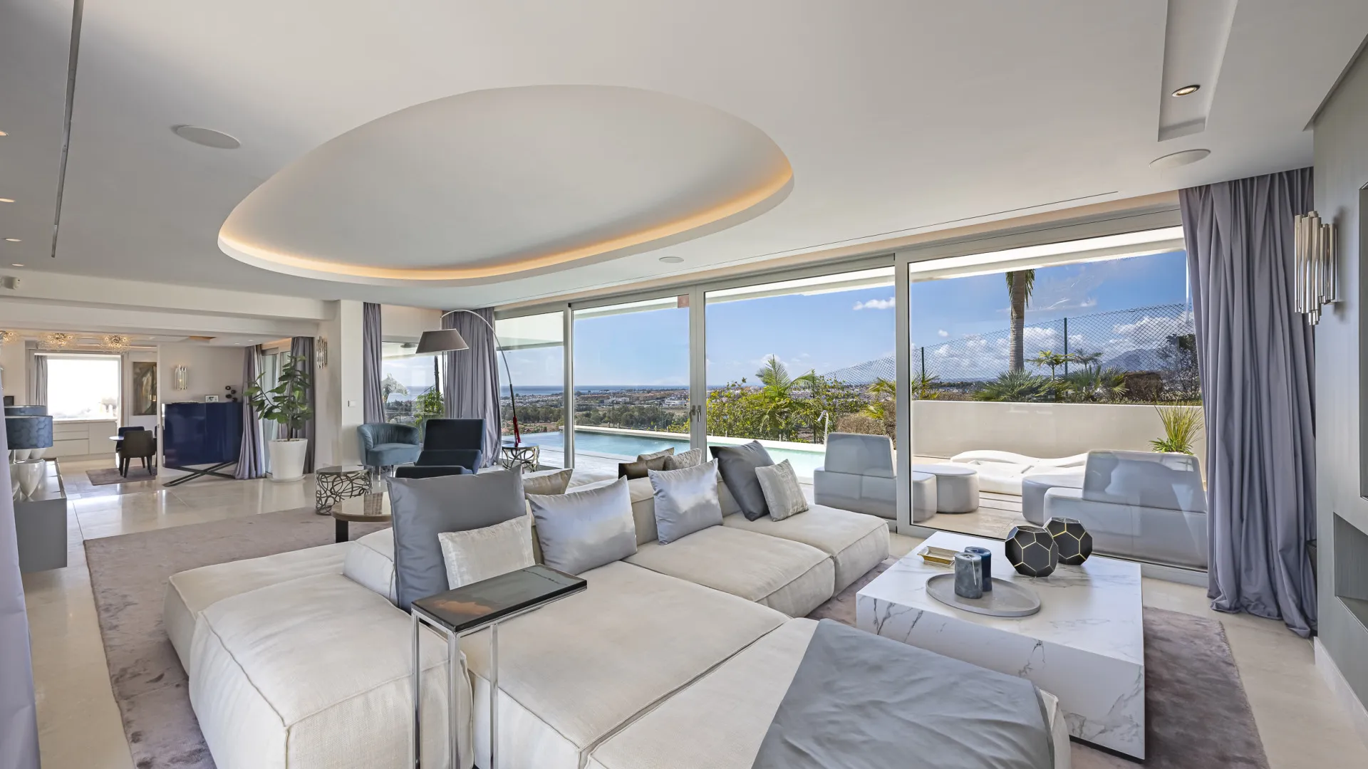Villa a la venta de 5 dormitorios en Nueva Andalucia