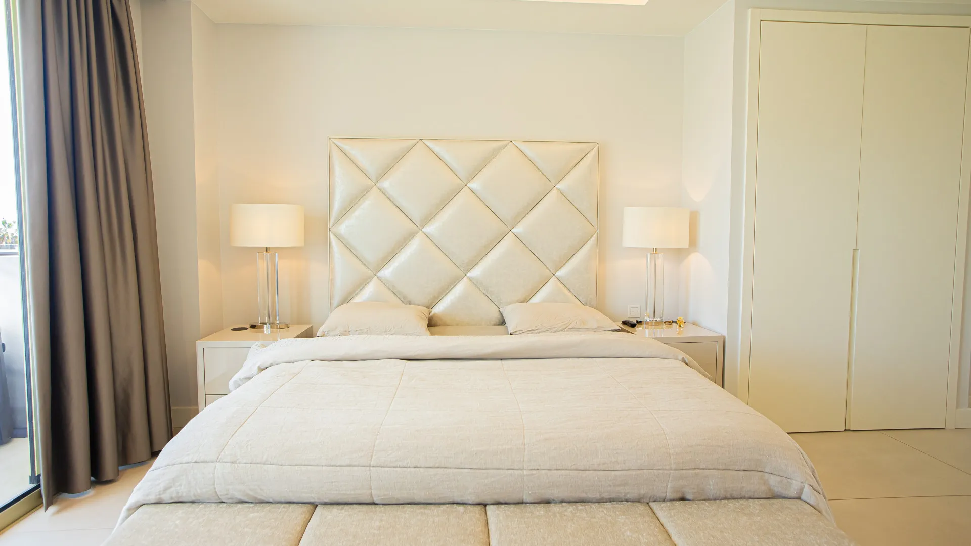 Buy duplex penthouse in Benalús