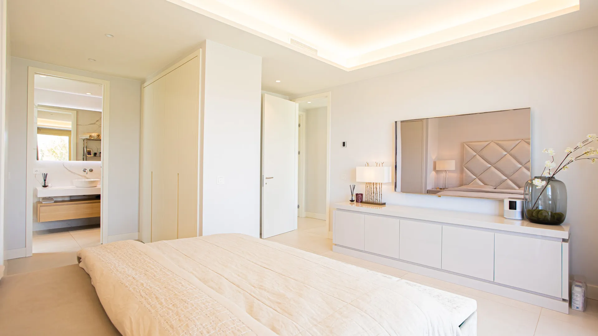 Buy duplex penthouse in Benalús
