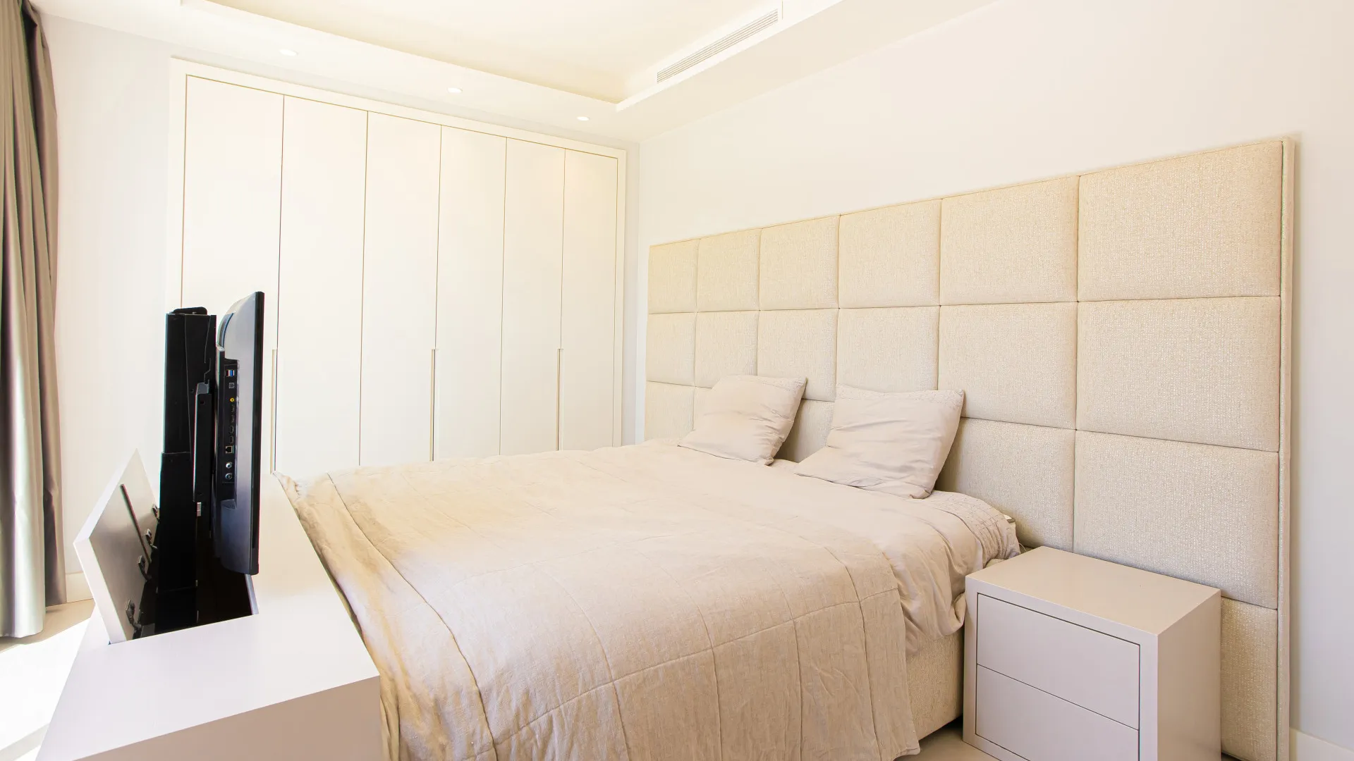Buy duplex penthouse in Benalús