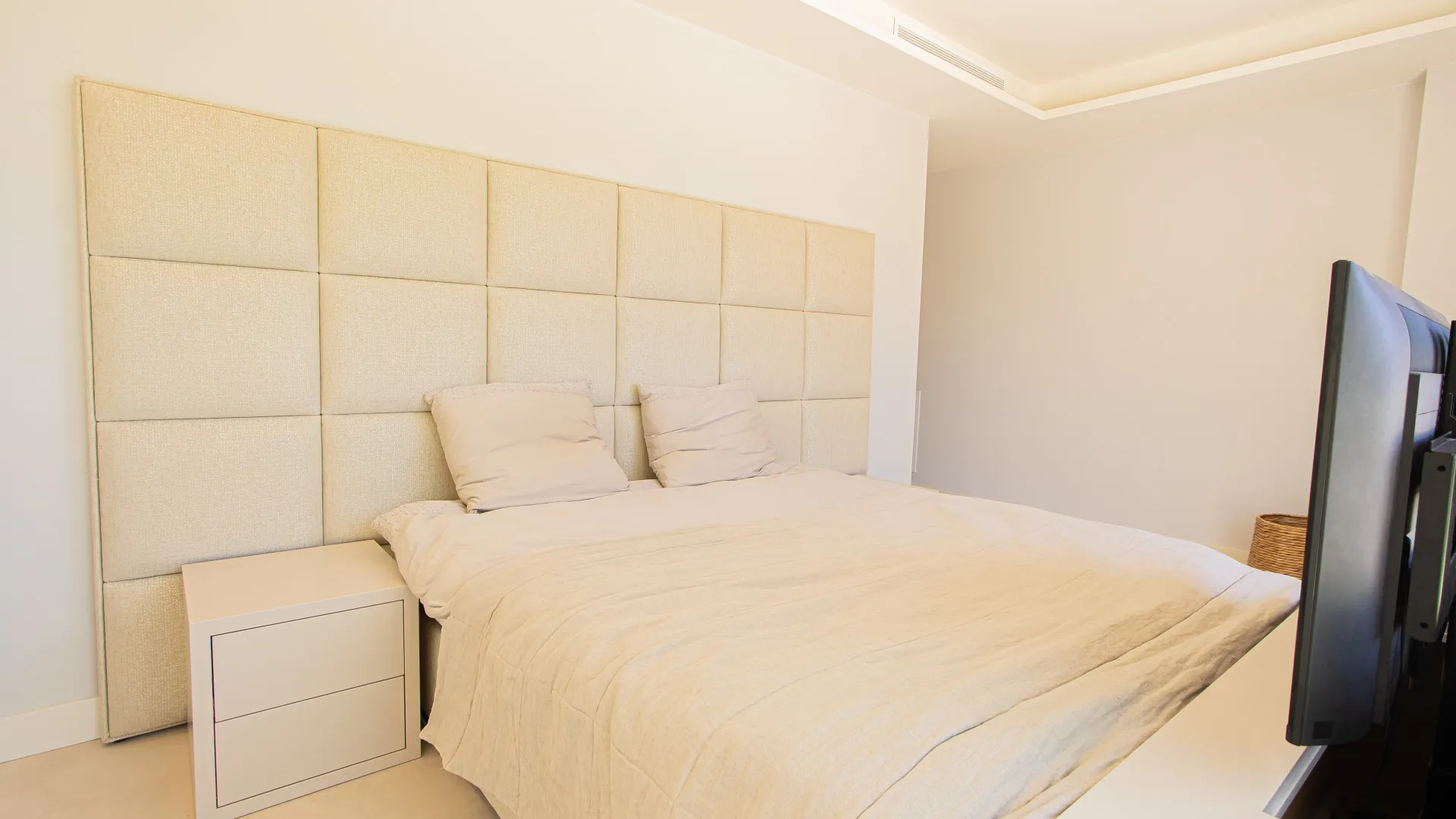 Buy duplex penthouse in Benalús