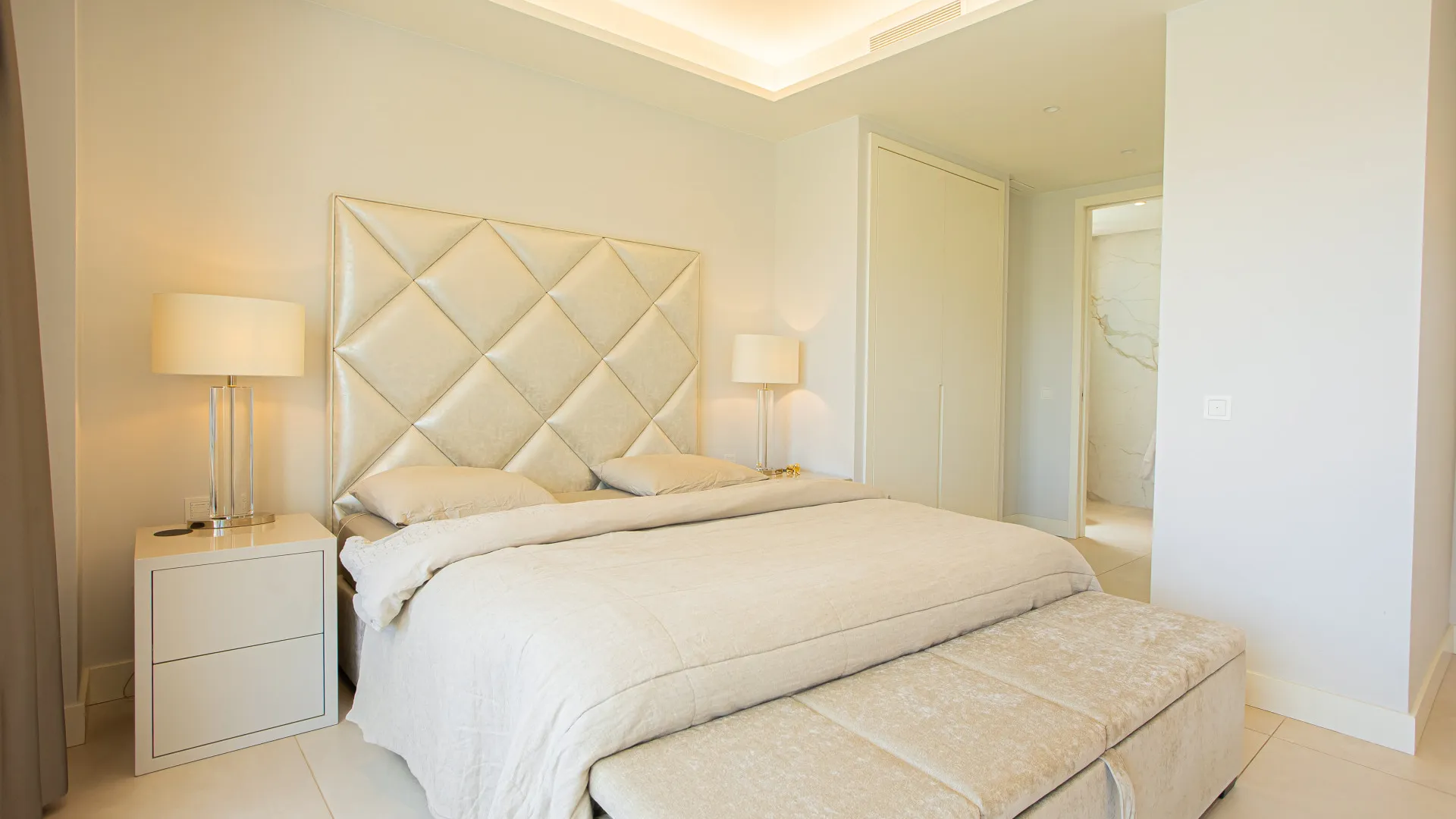 Buy duplex penthouse in Benalús