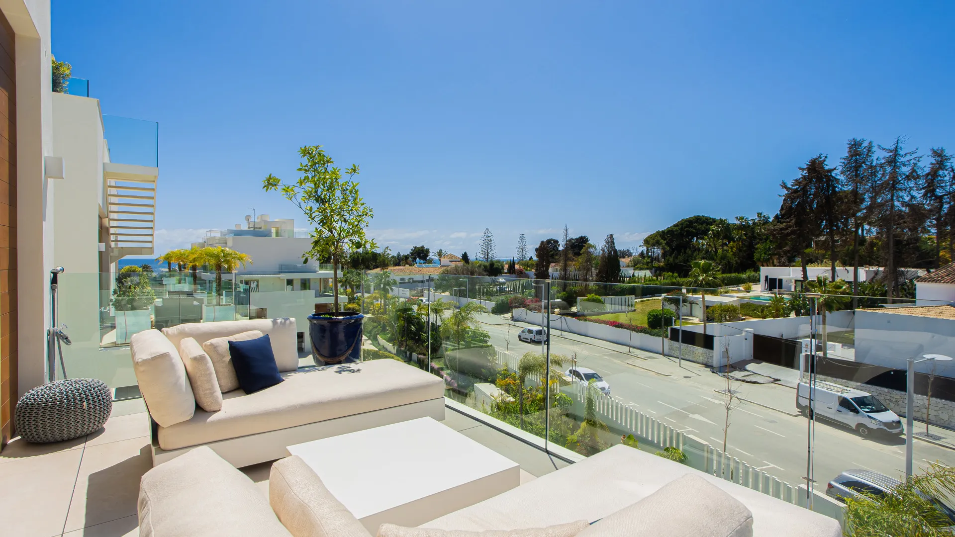 Buy duplex penthouse in Benalús