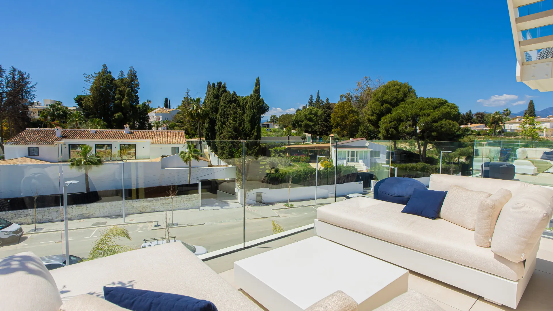 Buy duplex penthouse in Benalús