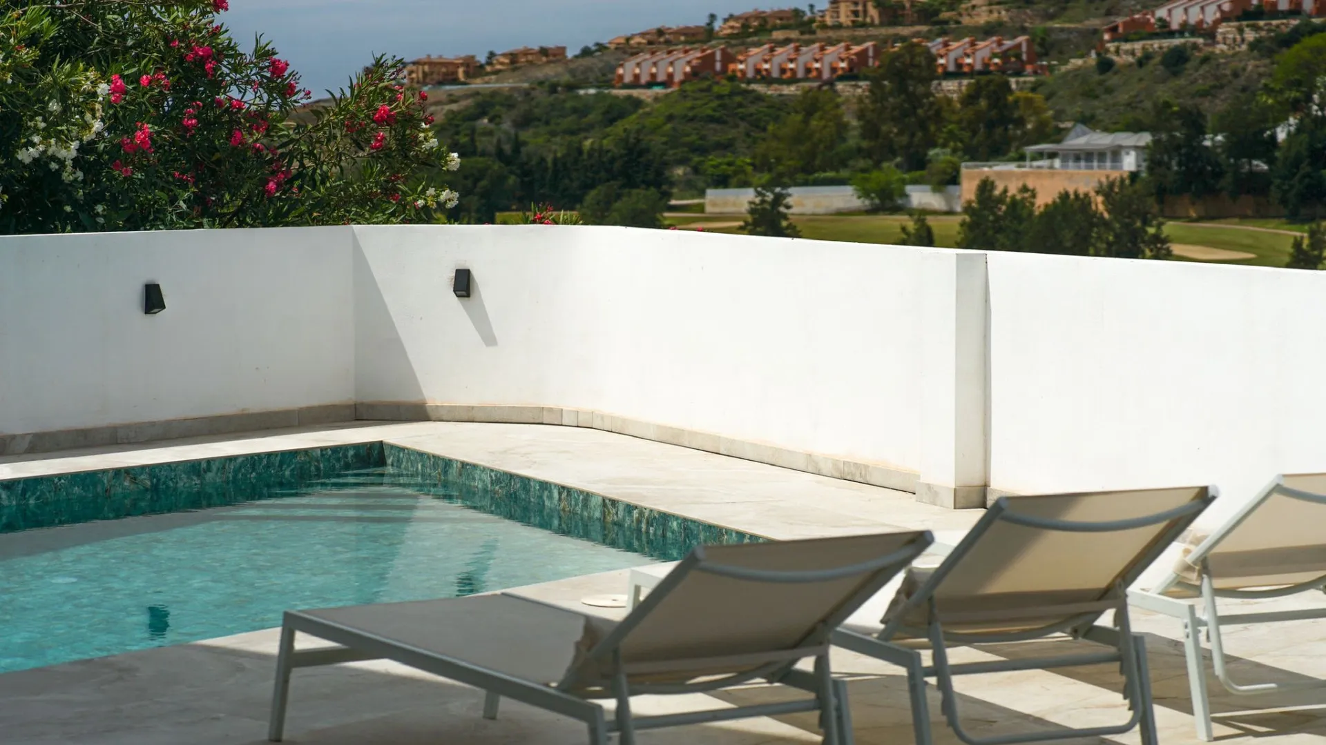 Buy semi detached house with 5 bedrooms in La Alqueria