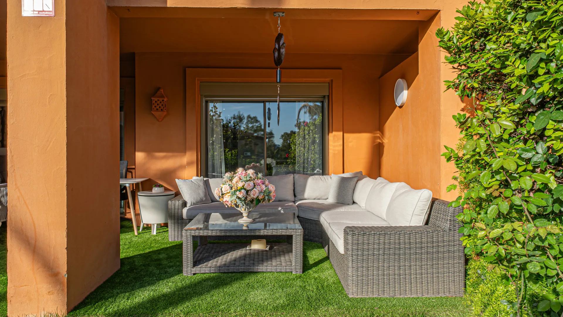 Ground floor apartment for sale in Benatalaya with 2 bedrooms
