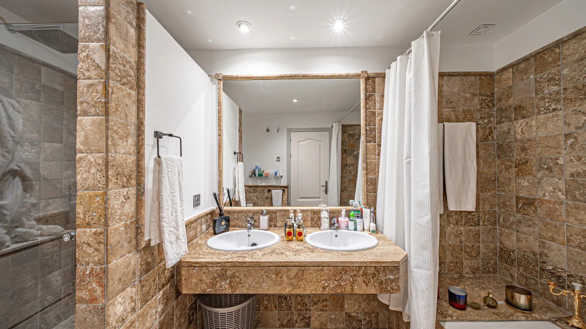 Ground floor apartment for sale in Benatalaya with 2 bedrooms