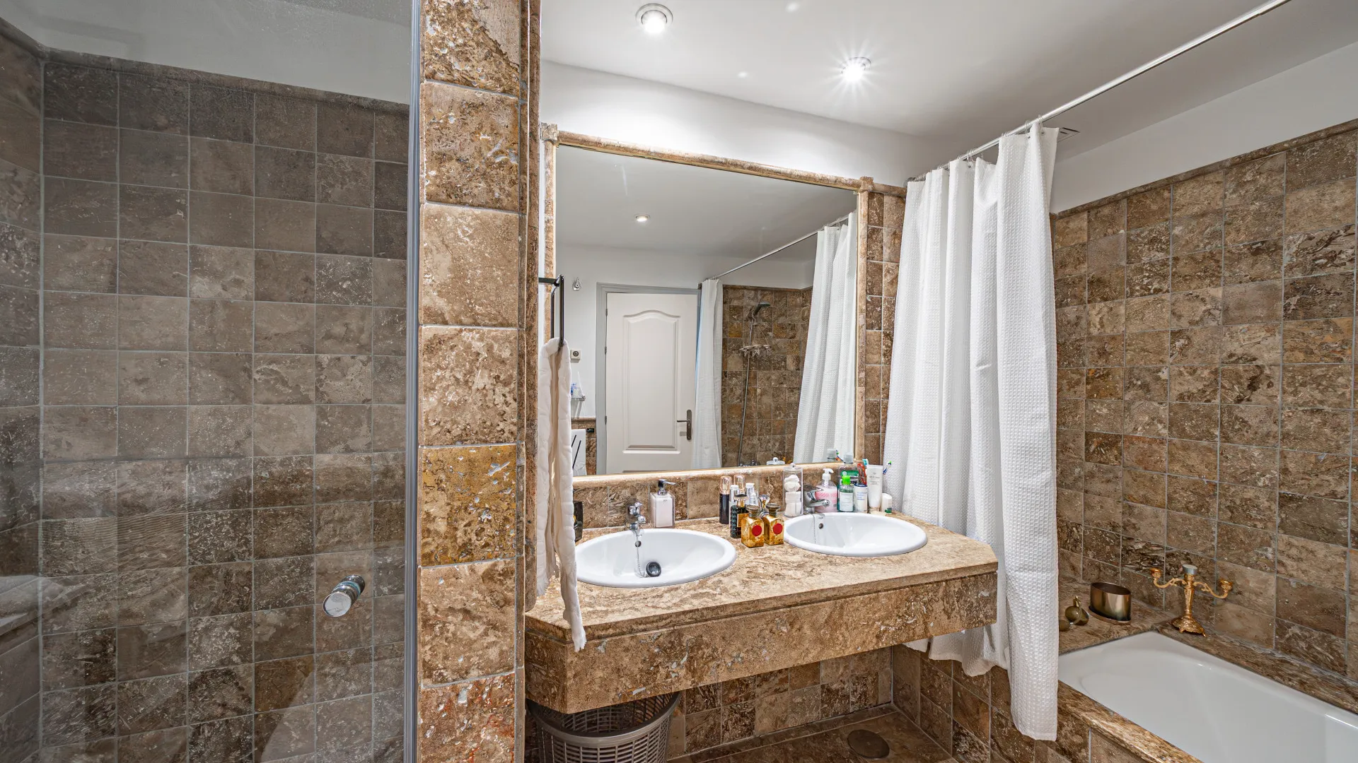 Ground floor apartment for sale in Benatalaya with 2 bedrooms