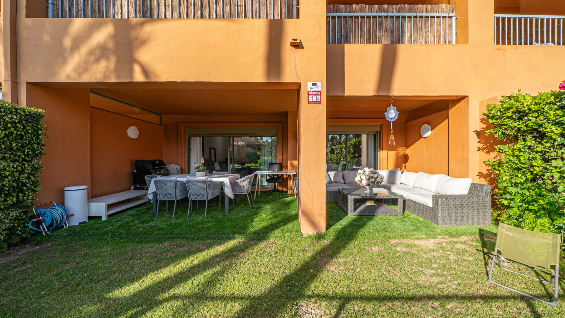 Ground floor apartment for sale in Benatalaya with 2 bedrooms