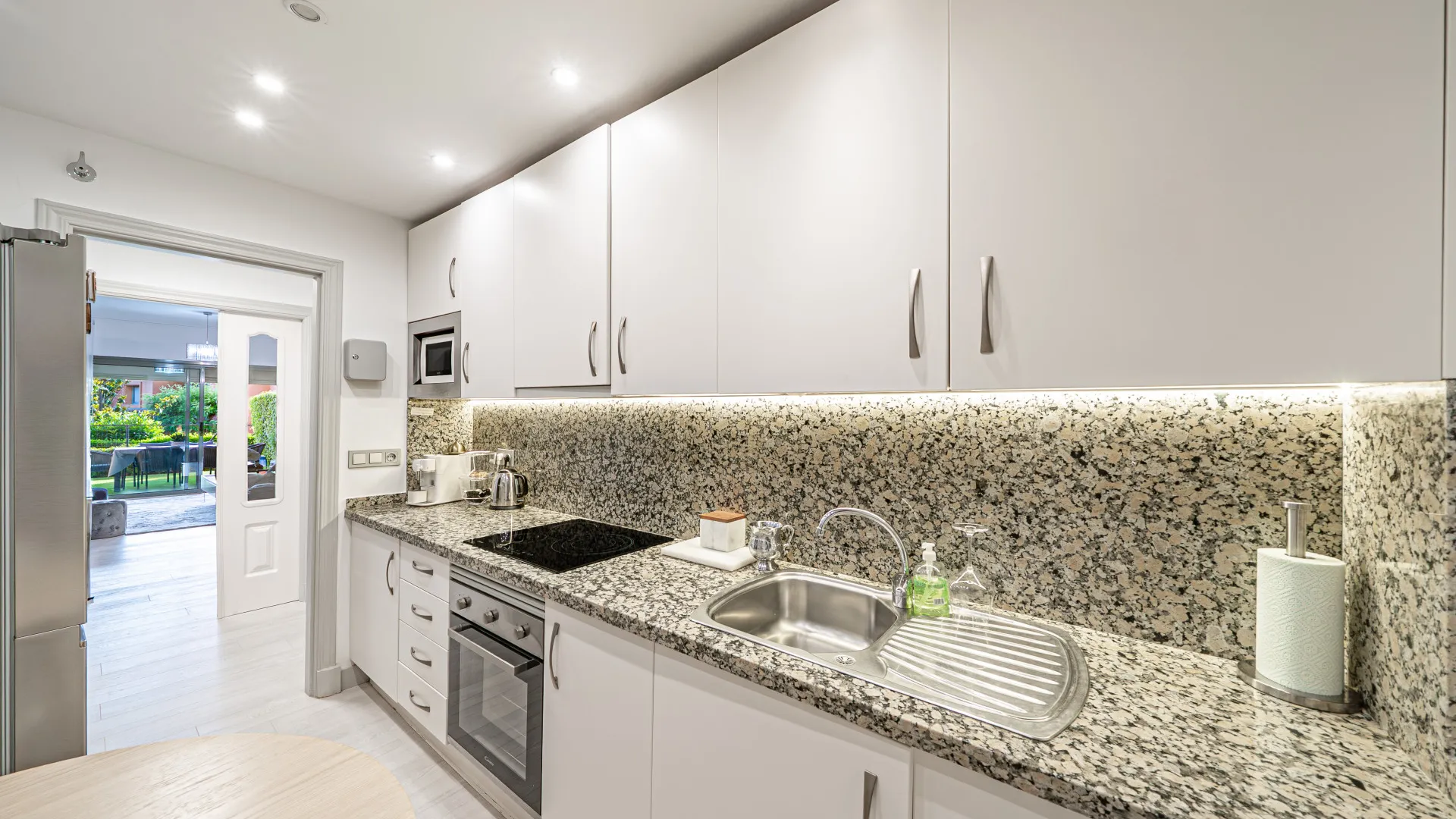 Ground floor apartment for sale in Benatalaya with 2 bedrooms