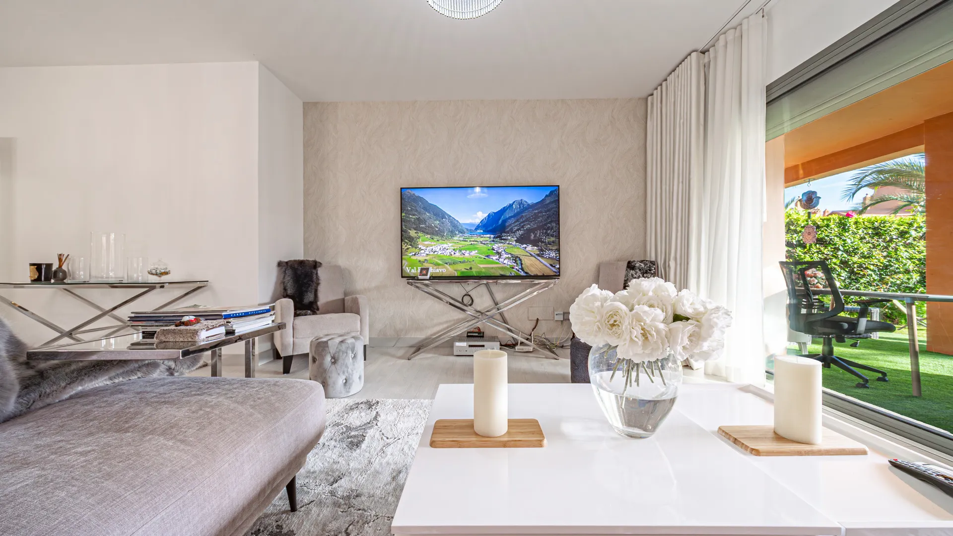 Ground floor apartment for sale in Benatalaya with 2 bedrooms