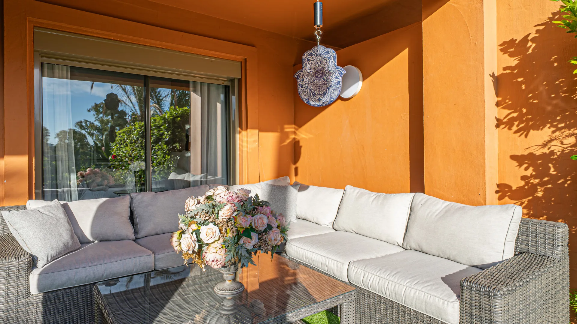 Ground floor apartment for sale in Benatalaya with 2 bedrooms