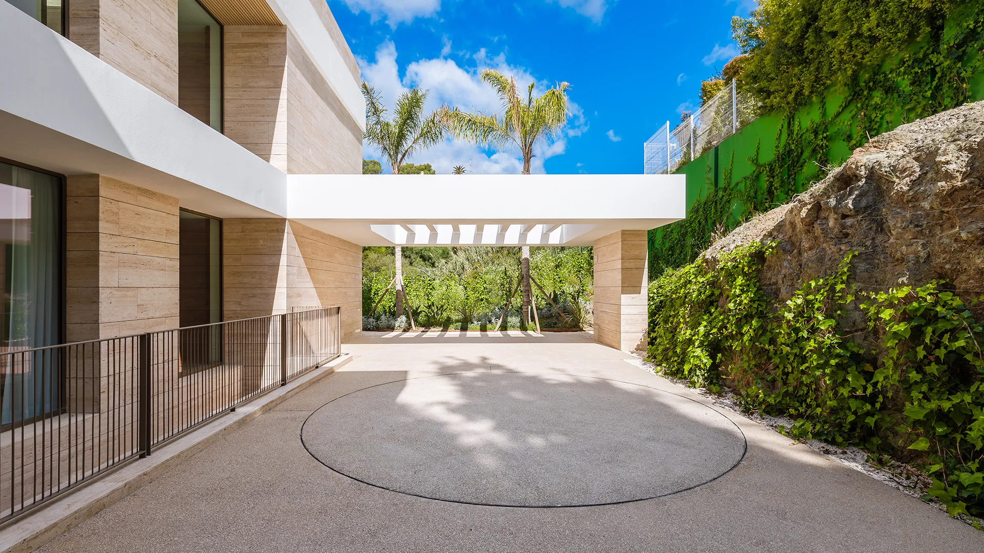 For sale villa with 5 bedrooms in Benahavis