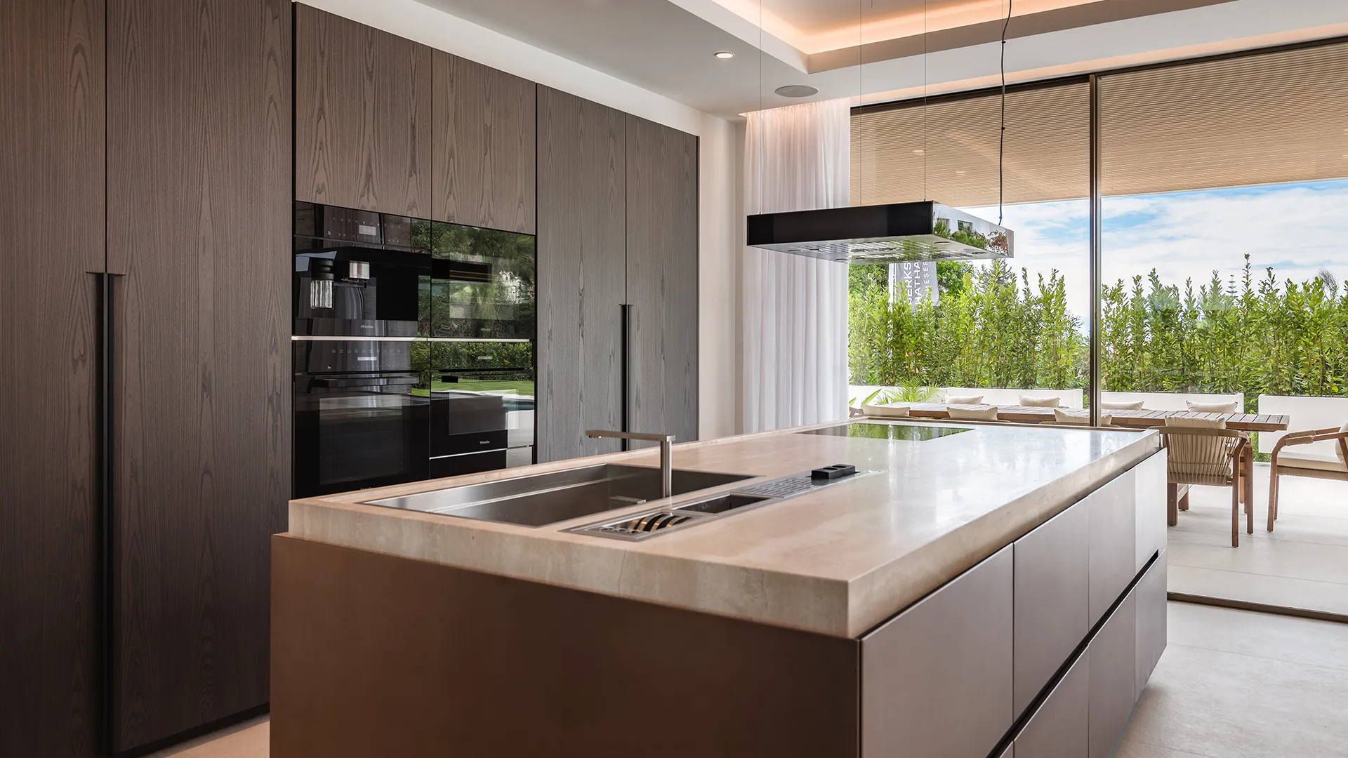 For sale villa with 5 bedrooms in Benahavis
