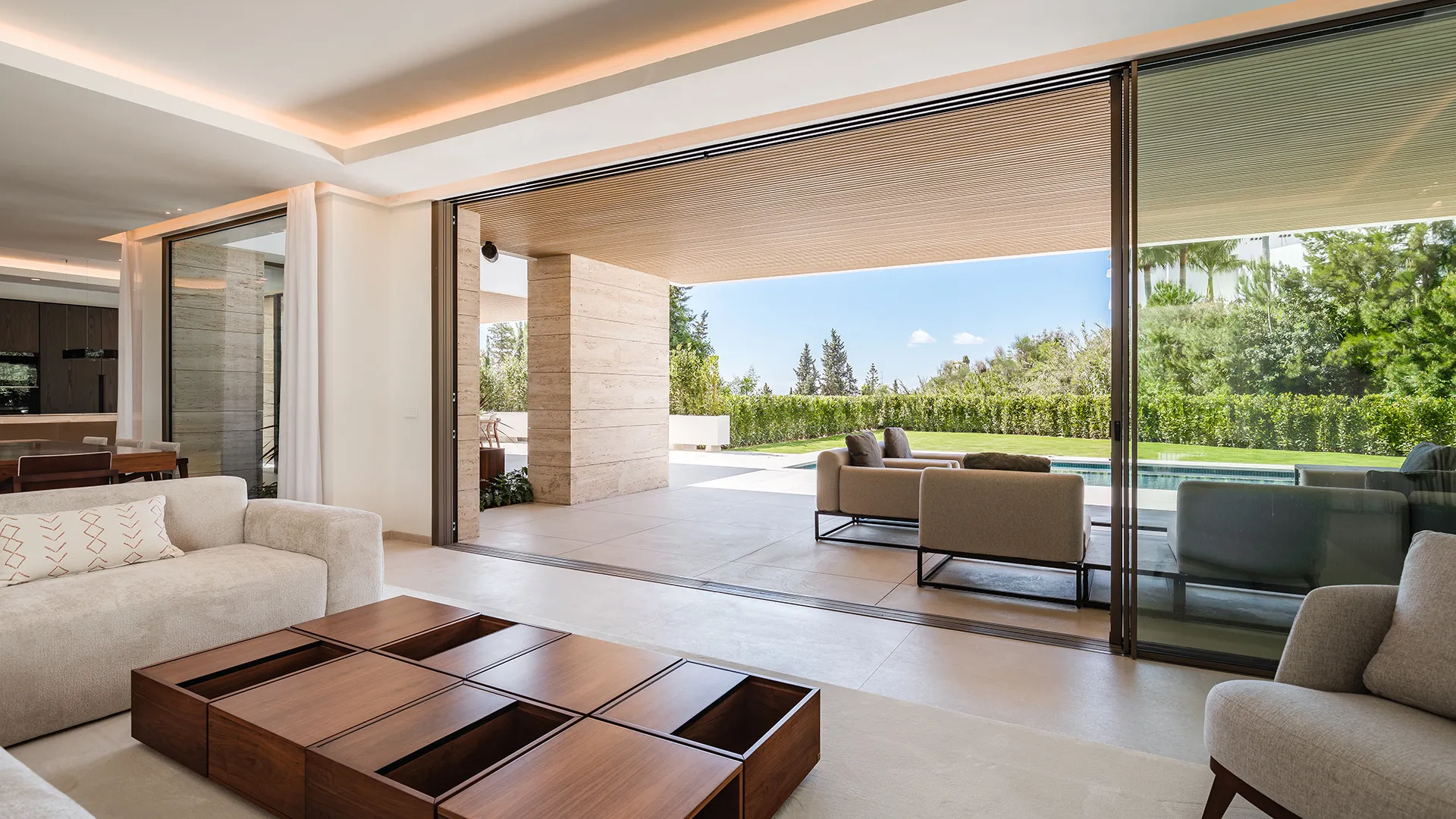 For sale villa with 5 bedrooms in Benahavis