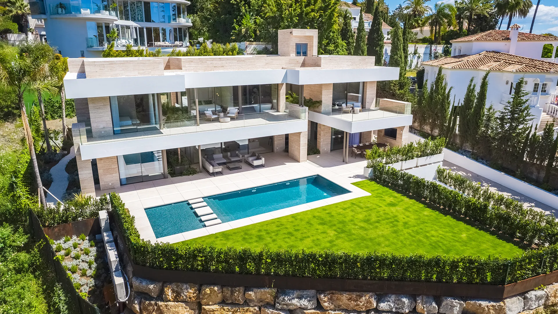 For sale villa with 5 bedrooms in Benahavis