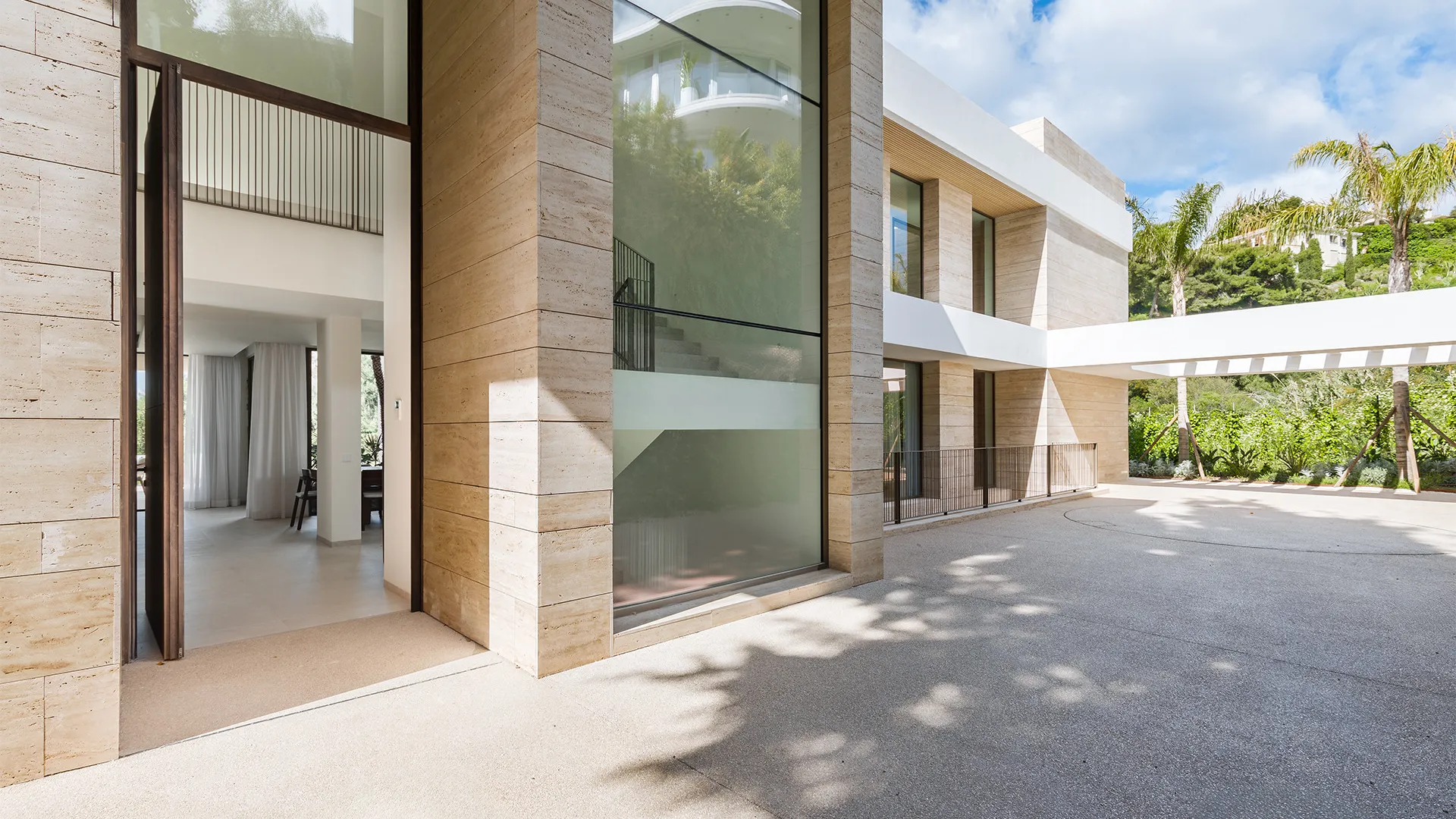 For sale villa with 5 bedrooms in Benahavis
