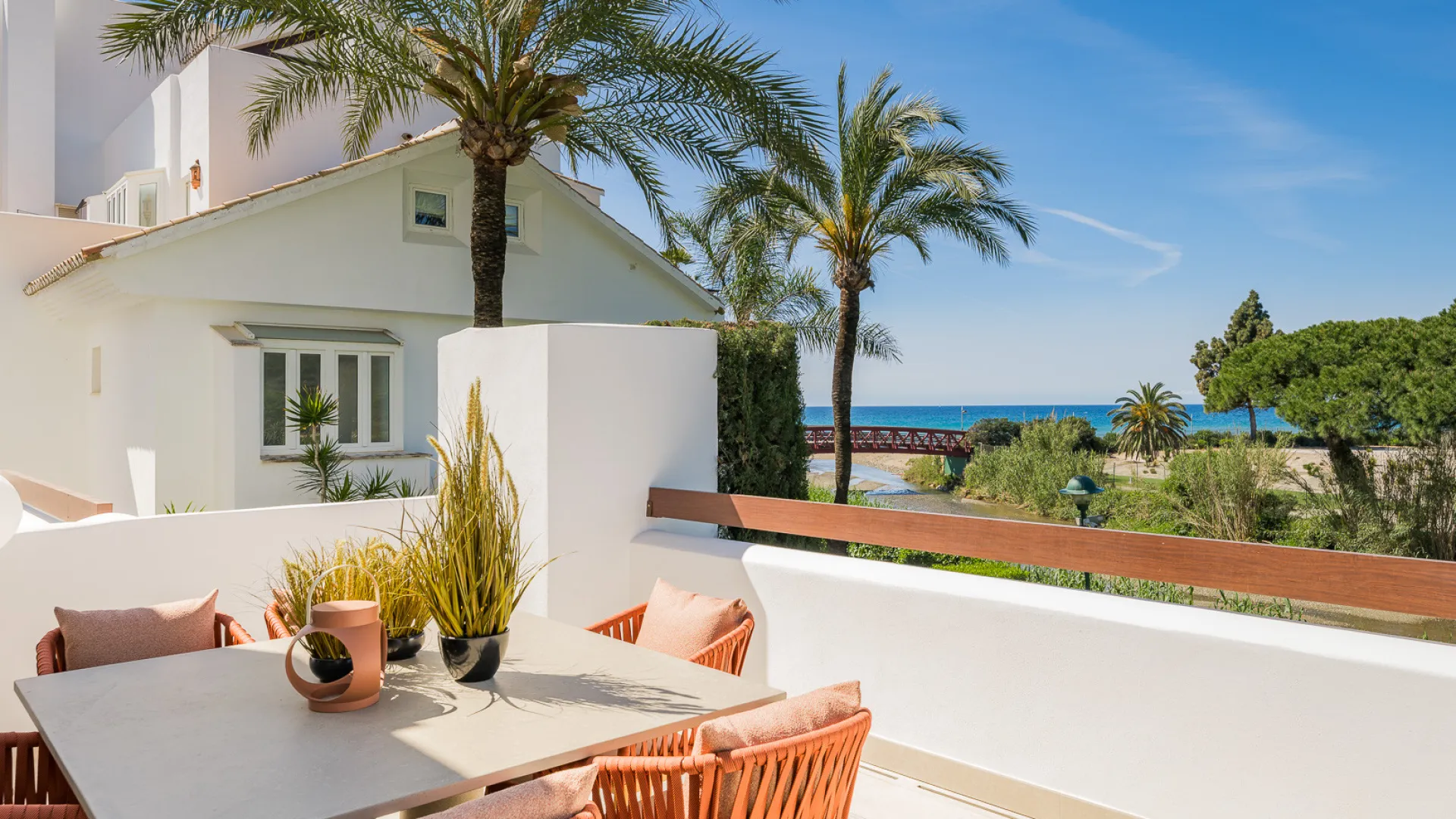 Comprar apartamento con 3 dormitorios en Los Monteros Palm Beach