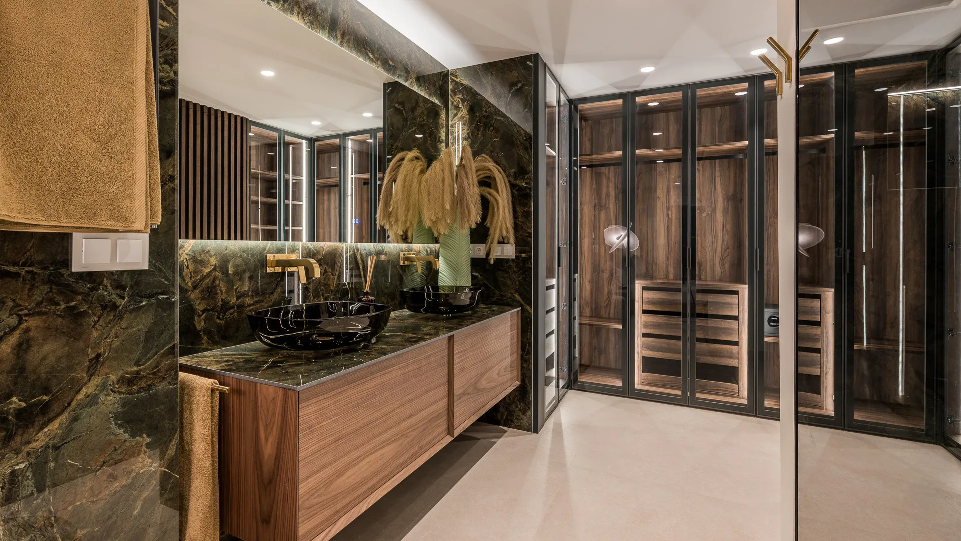 Comprar apartamento con 3 dormitorios en Los Monteros Palm Beach