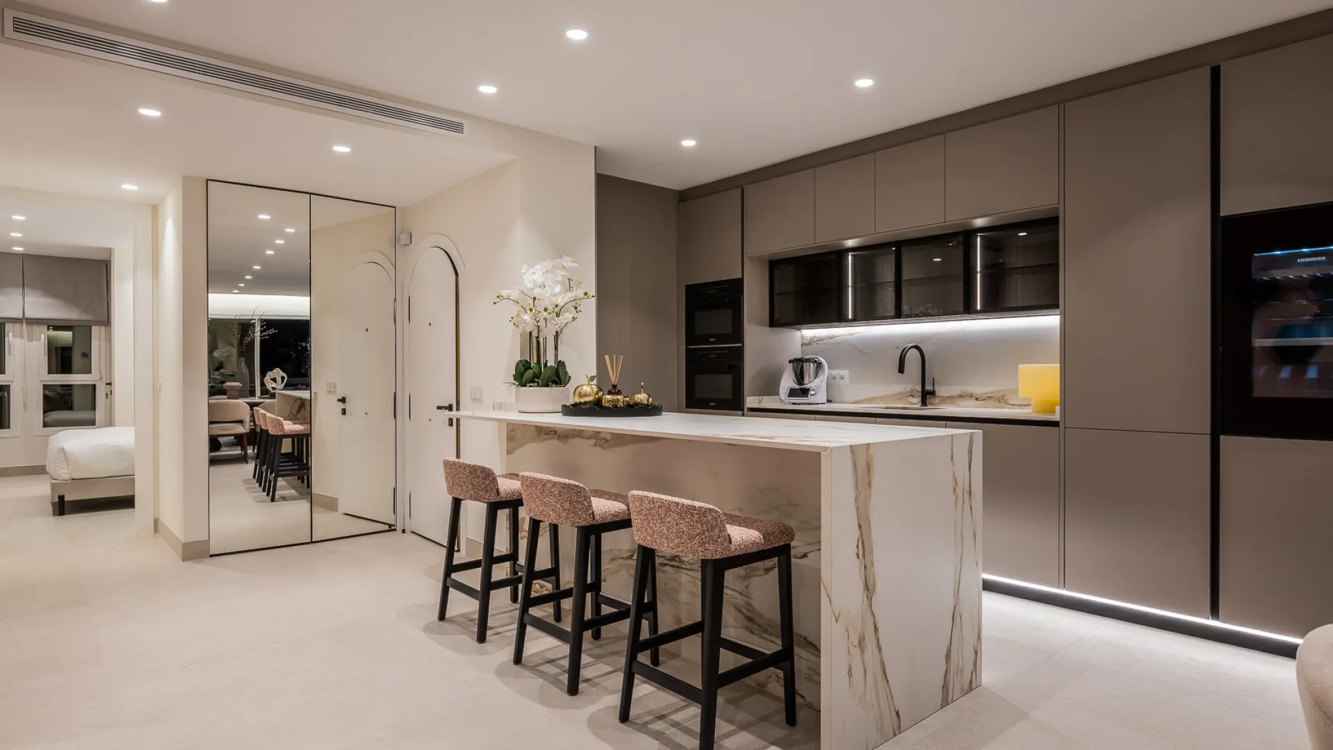 Comprar apartamento con 3 dormitorios en Los Monteros Palm Beach