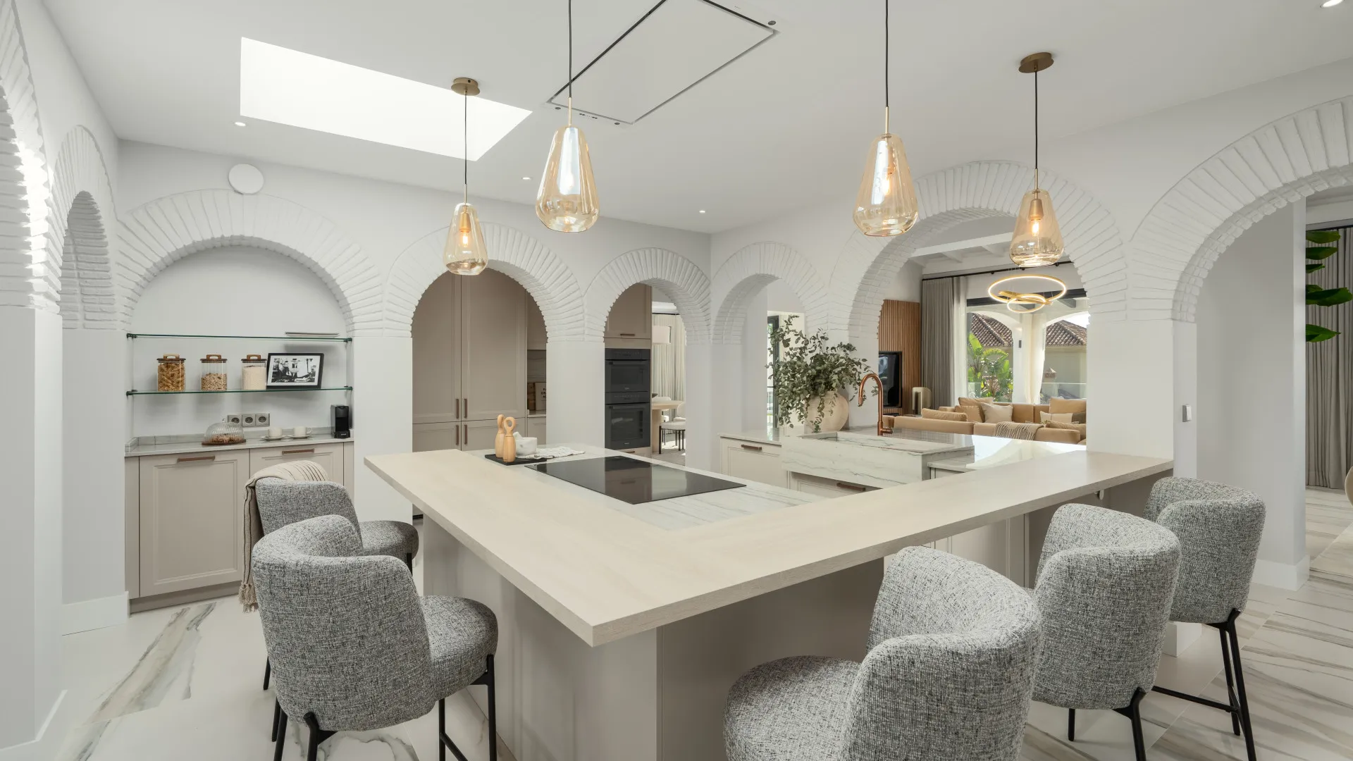 Villa for sale in Altos Reales