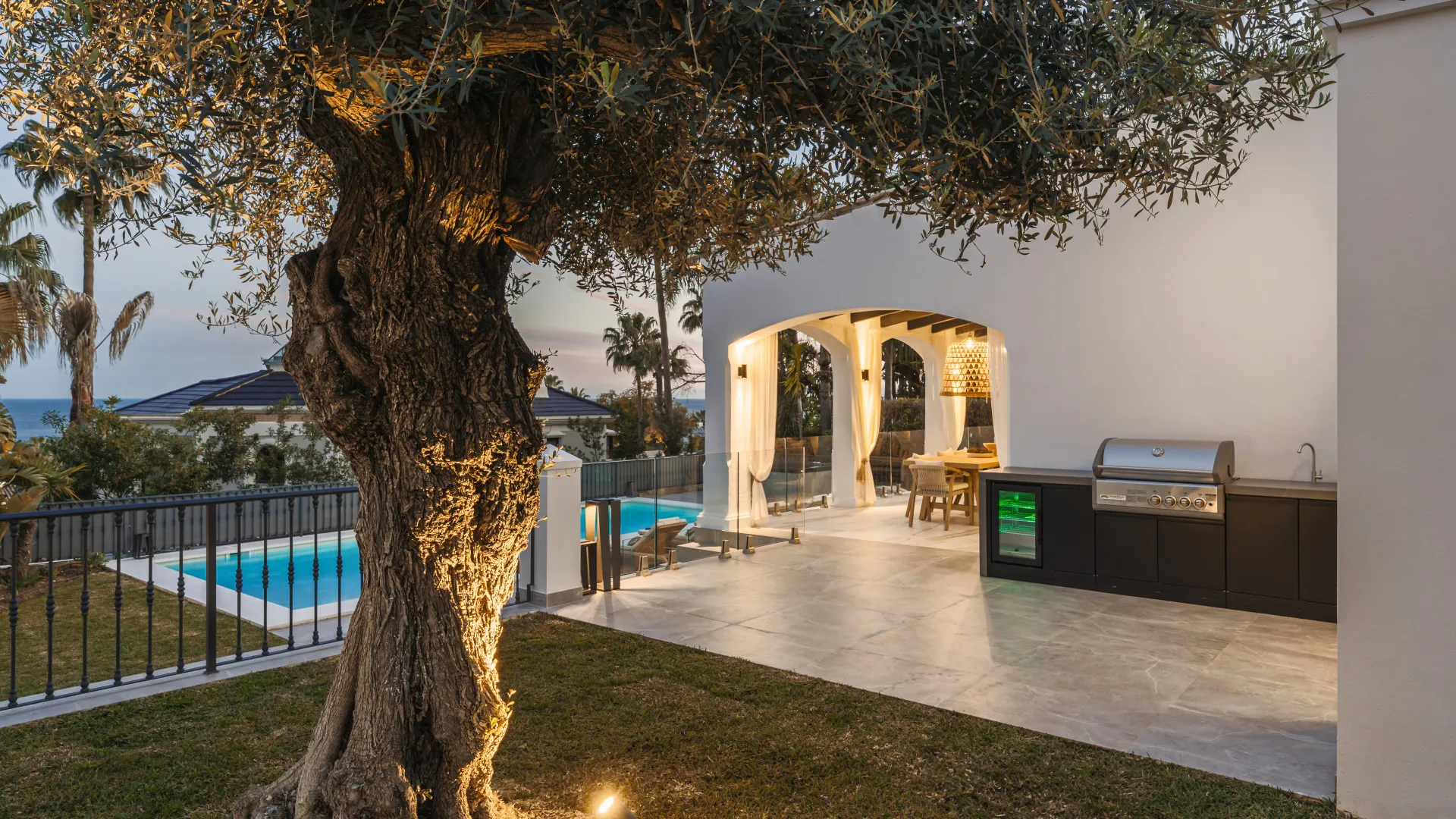 Villa for sale in Altos Reales