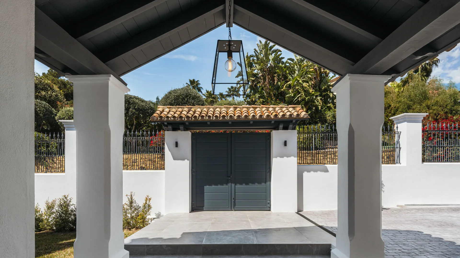 Villa for sale in Altos Reales