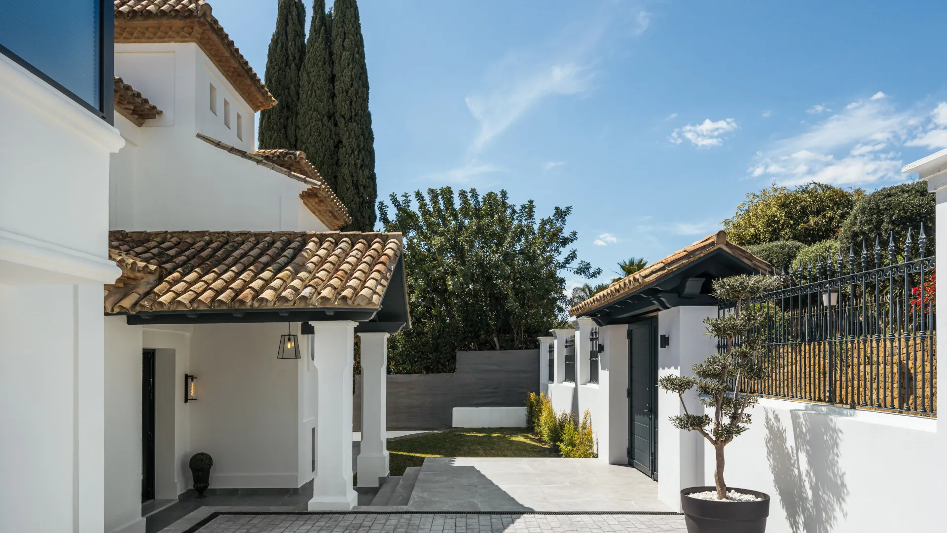 Villa for sale in Altos Reales