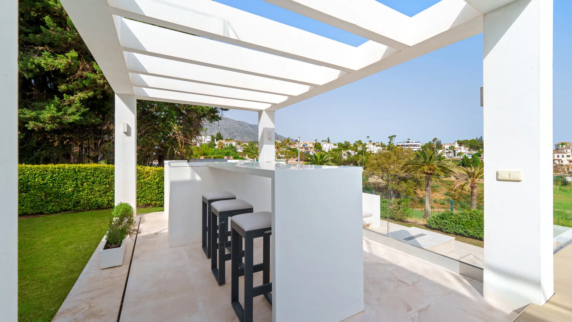 For sale Nueva Andalucia villa