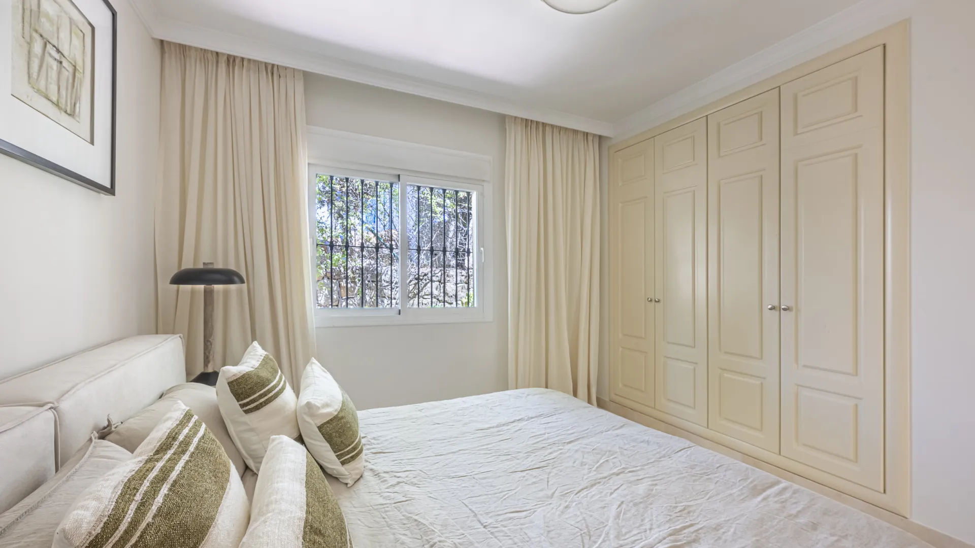 Ground floor apartment for sale in Montebello Hills