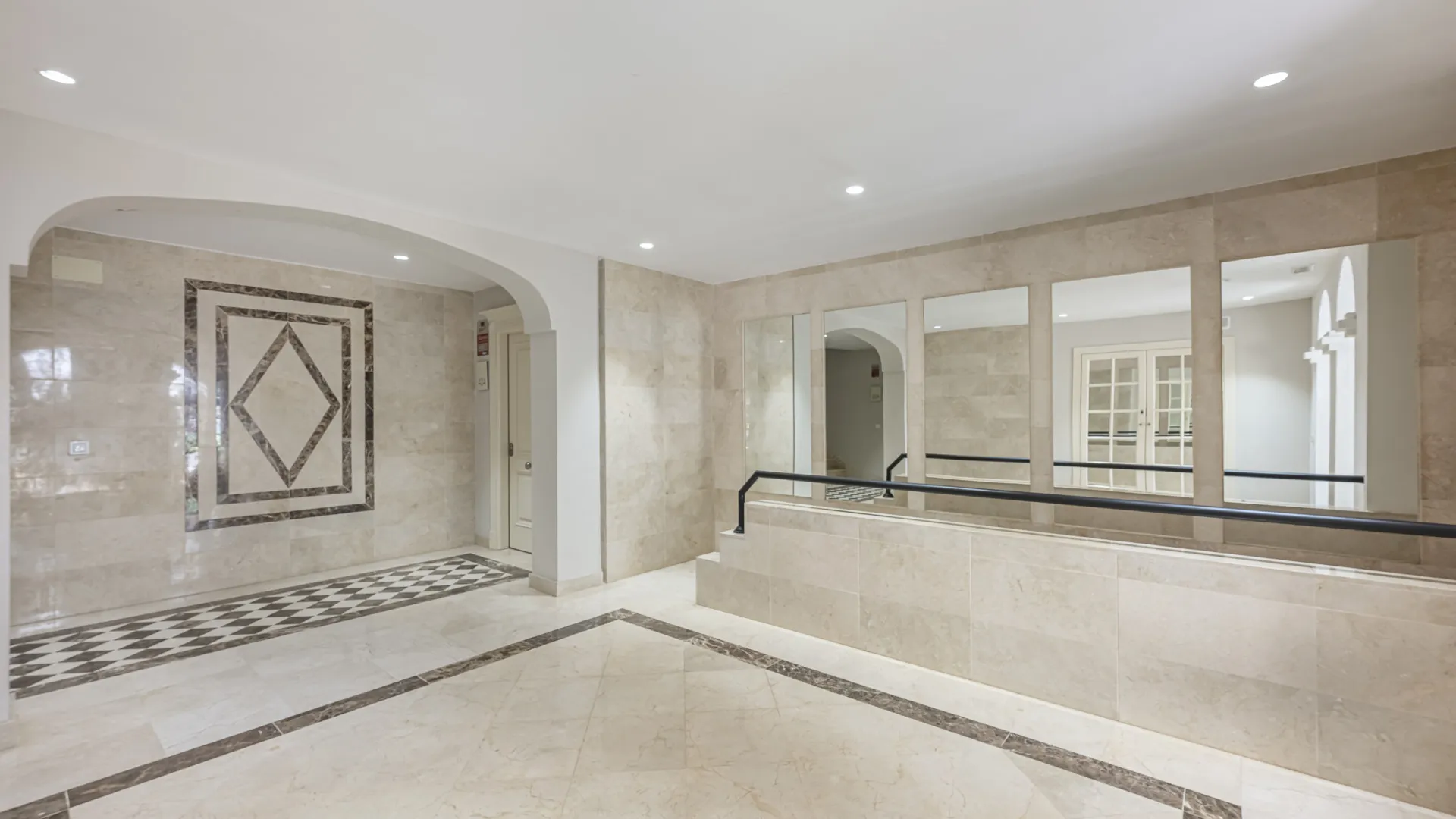 Ground floor apartment for sale in Montebello Hills