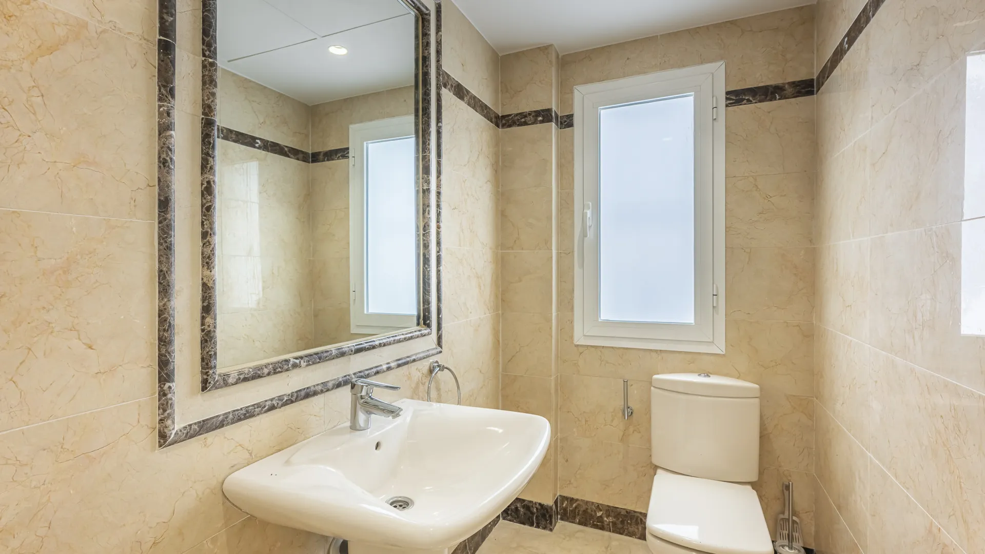 Ground floor apartment for sale in Montebello Hills