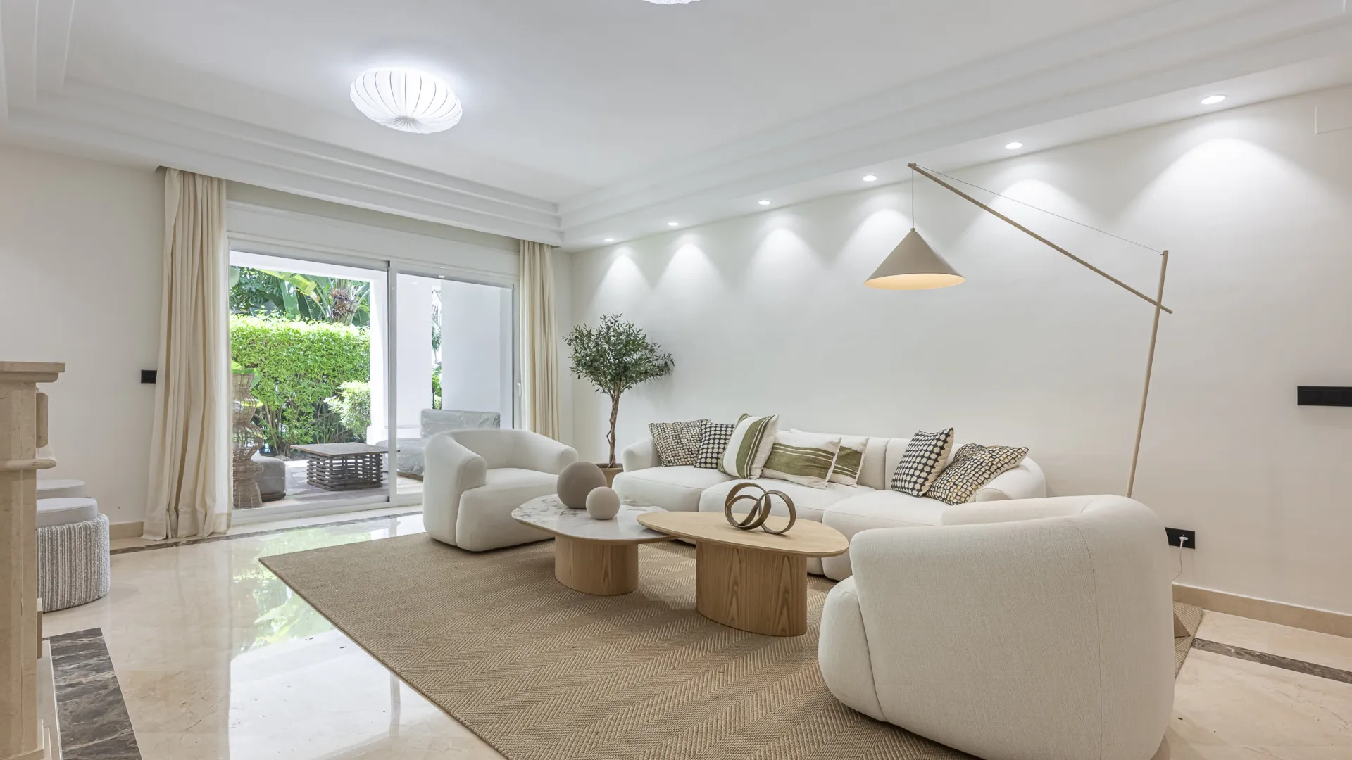 Ground floor apartment for sale in Montebello Hills
