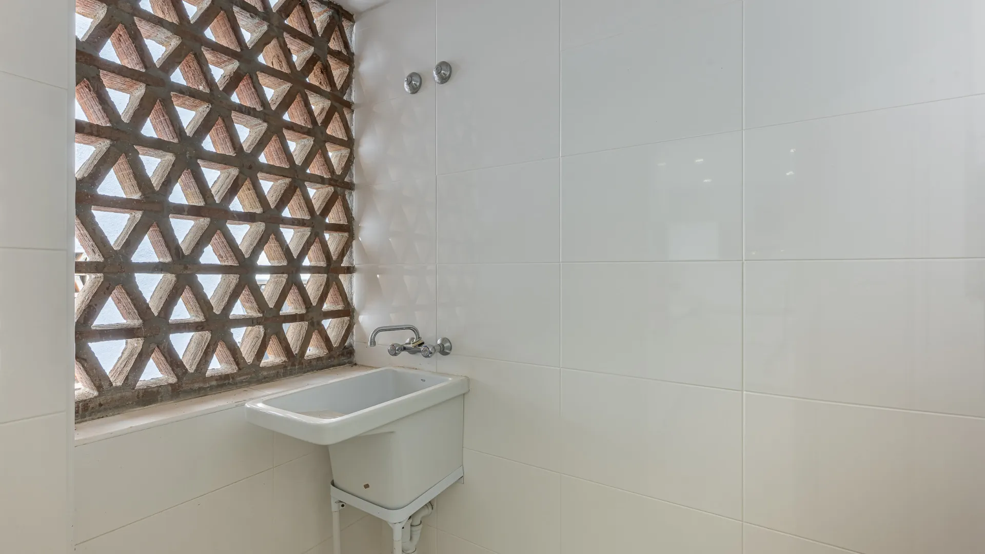 Ground floor apartment for sale in Montebello Hills