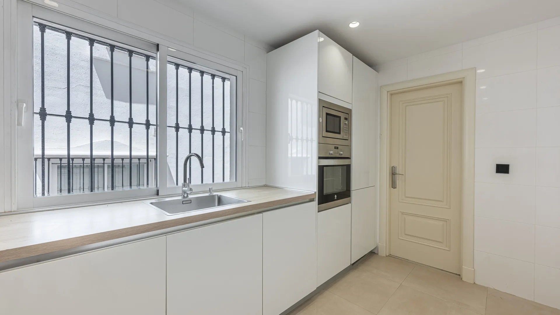 Ground floor apartment for sale in Montebello Hills