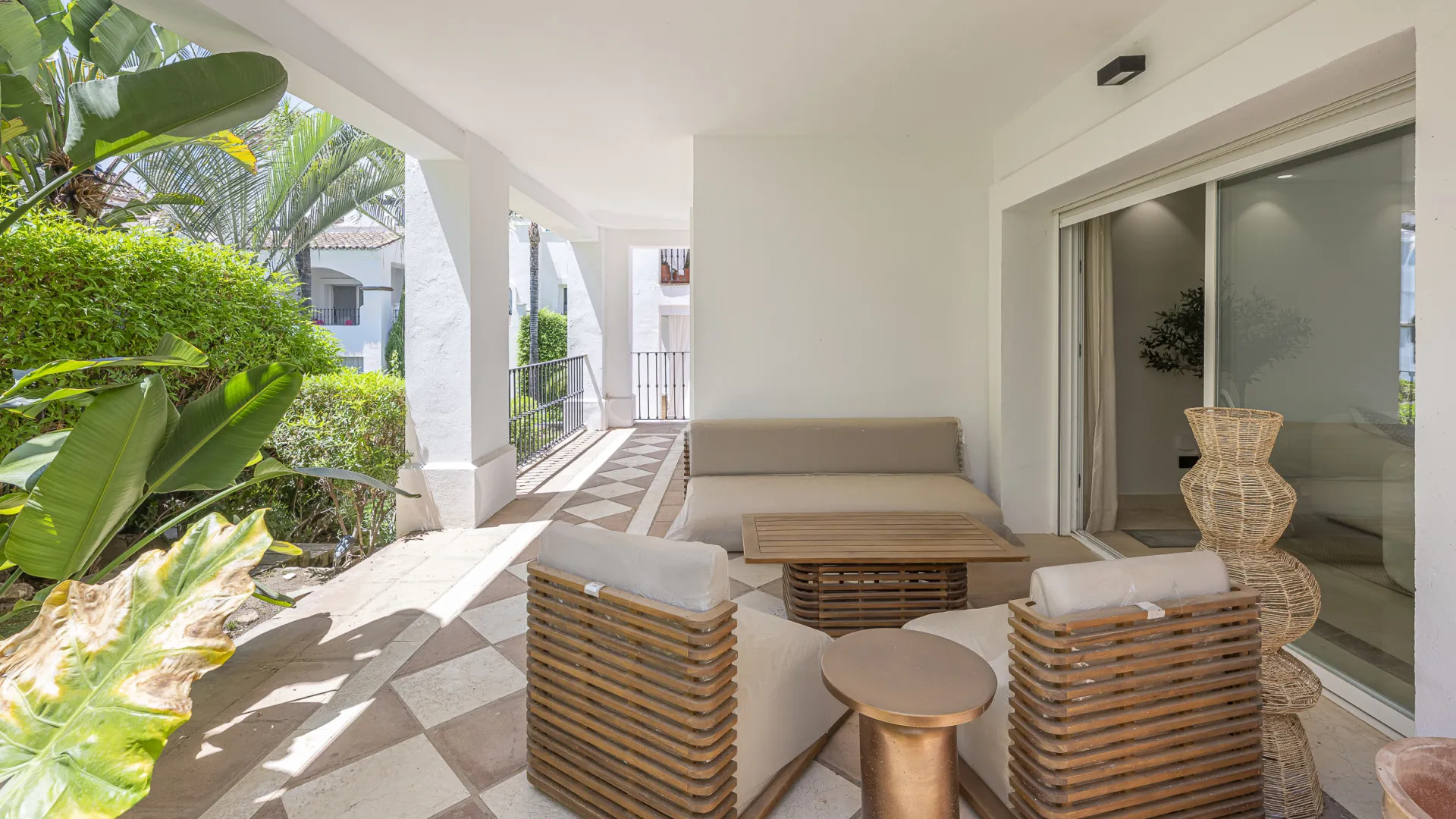 Ground floor apartment for sale in Montebello Hills