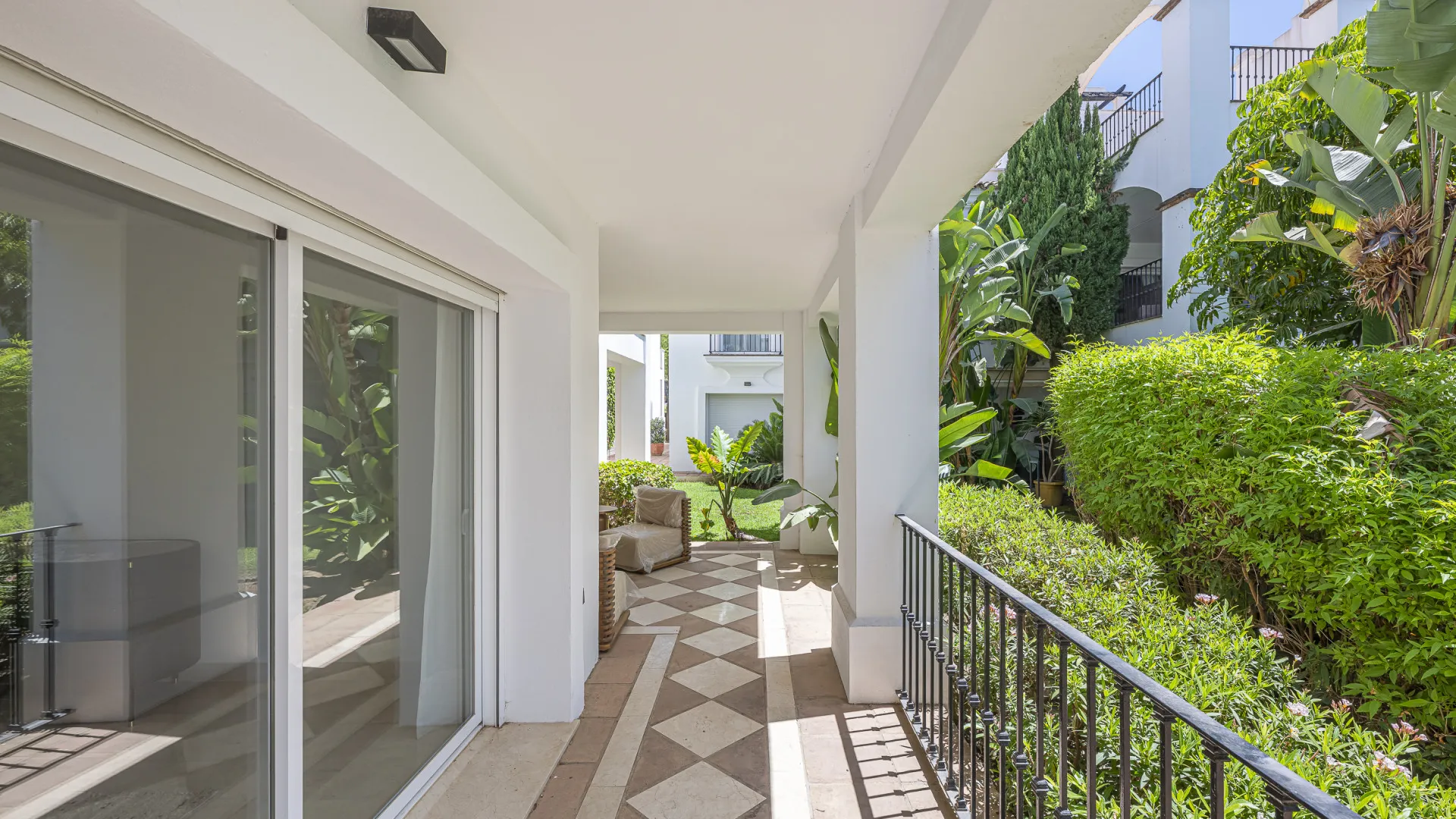 Ground floor apartment for sale in Montebello Hills