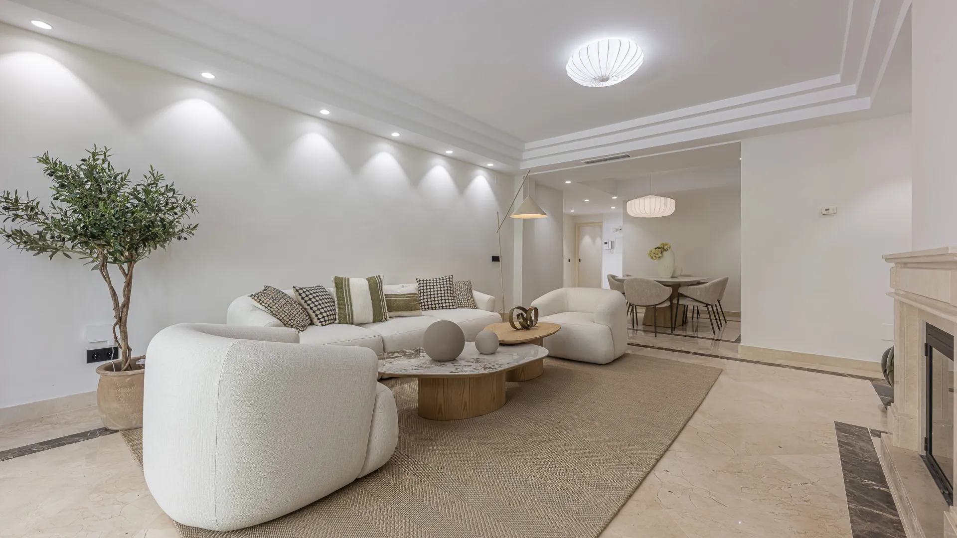 Ground floor apartment for sale in Montebello Hills