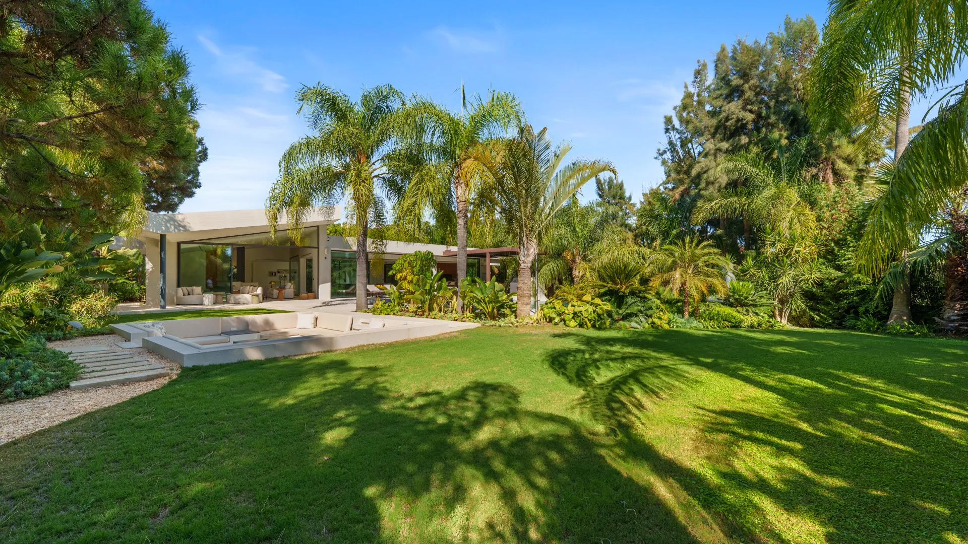 For sale villa in Las Chapas with 5 bedrooms