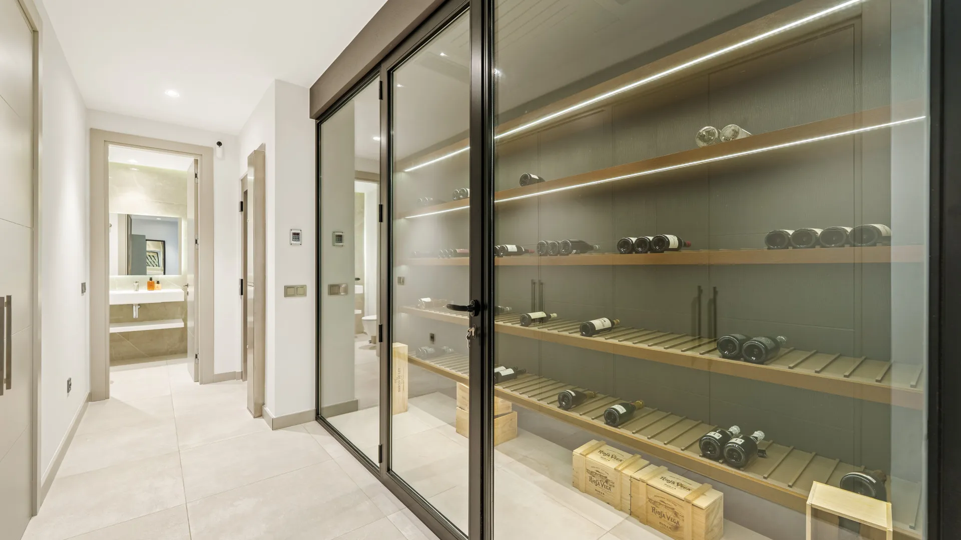 Nueva Andalucia, villa a la venta de 5 dormitorios