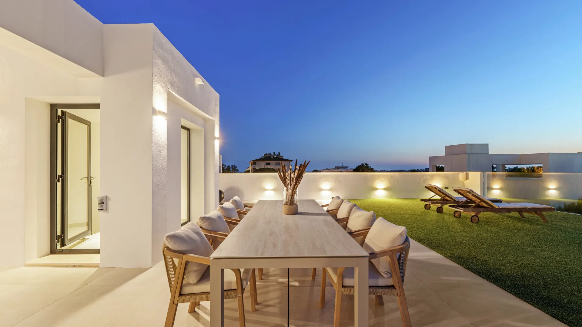Nueva Andalucia, villa a la venta de 5 dormitorios
