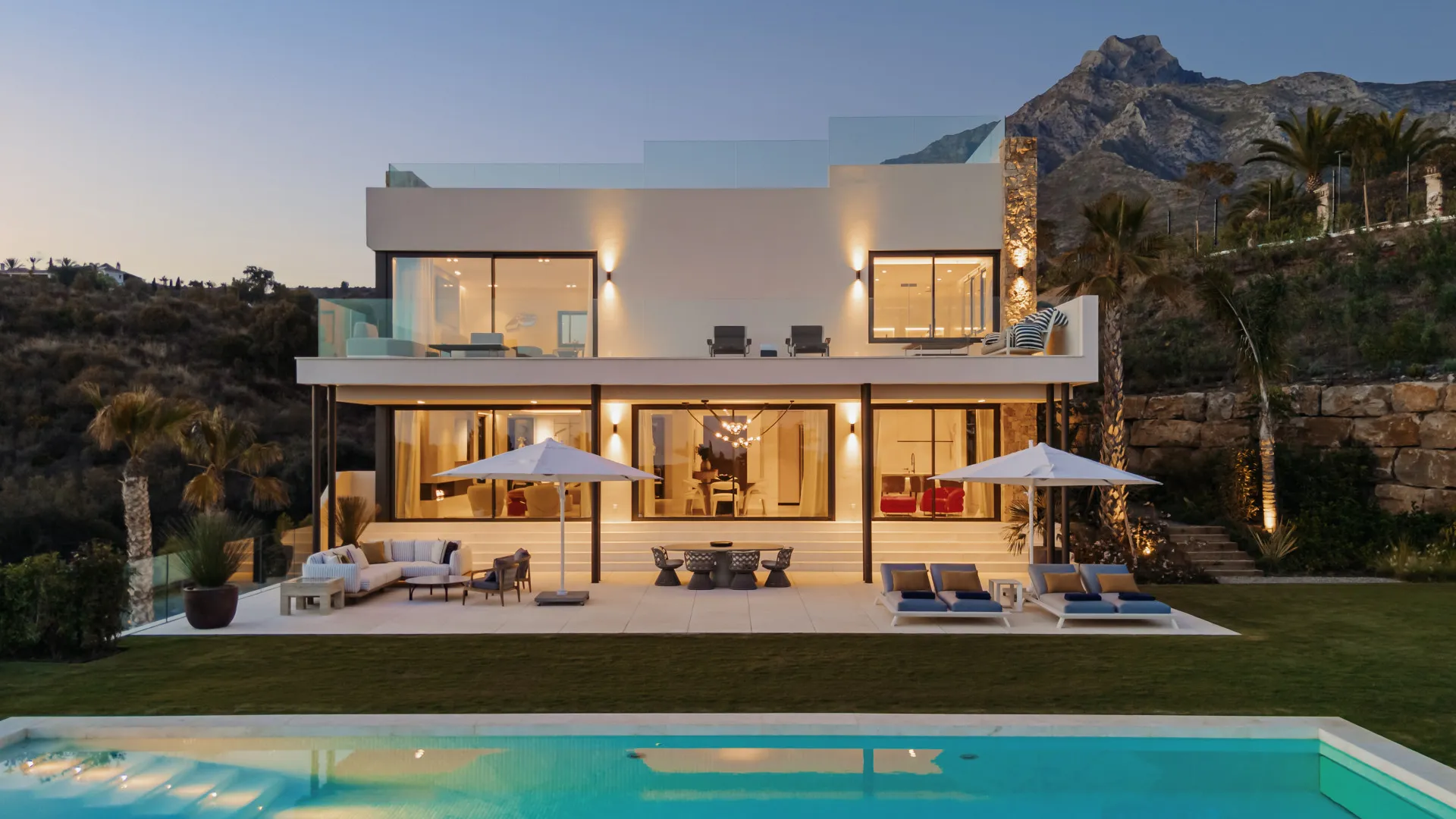 Villa de 5 dormitorios a la venta en Marbella Hill Club