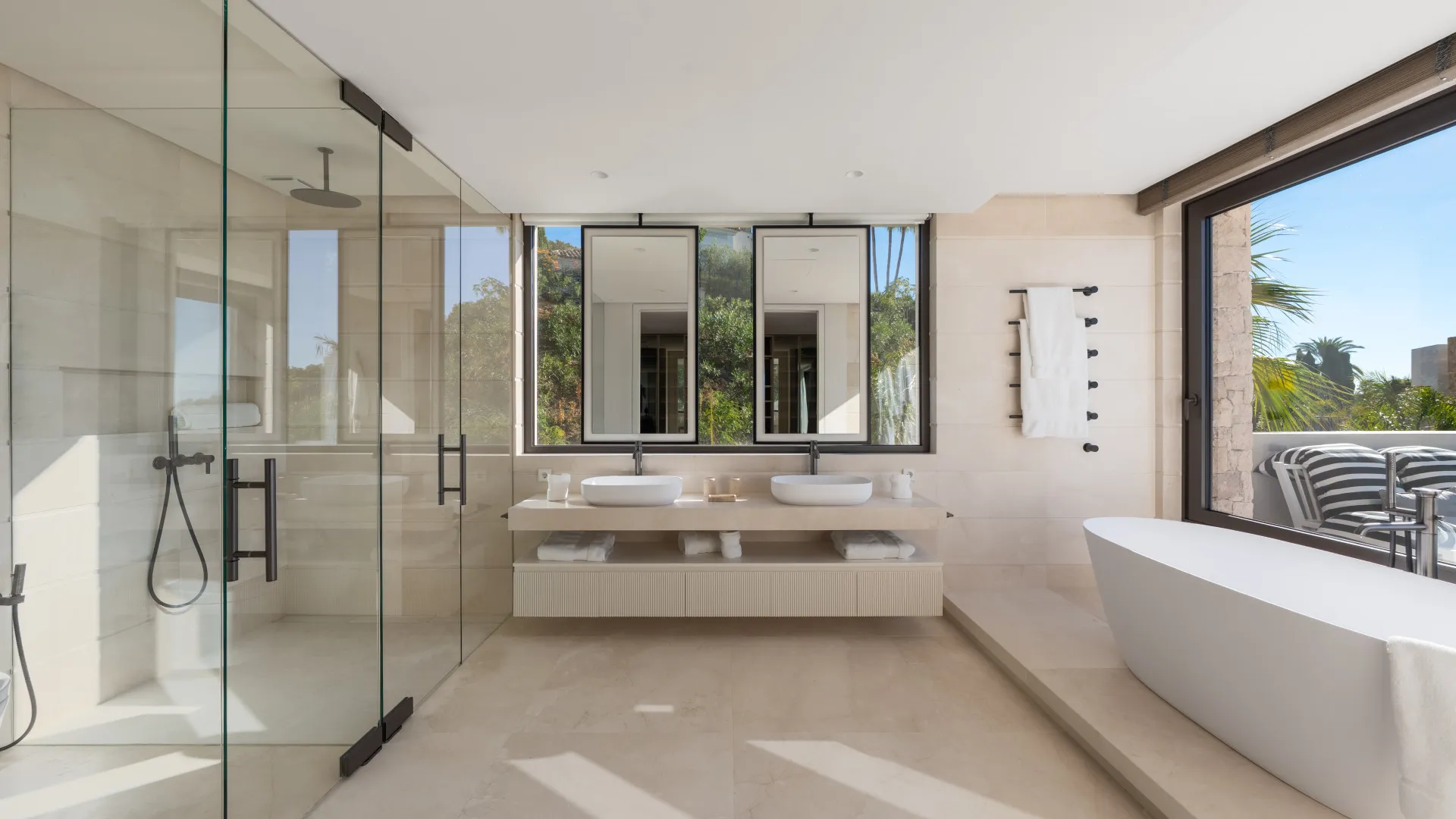 Villa de 5 dormitorios a la venta en Marbella Hill Club