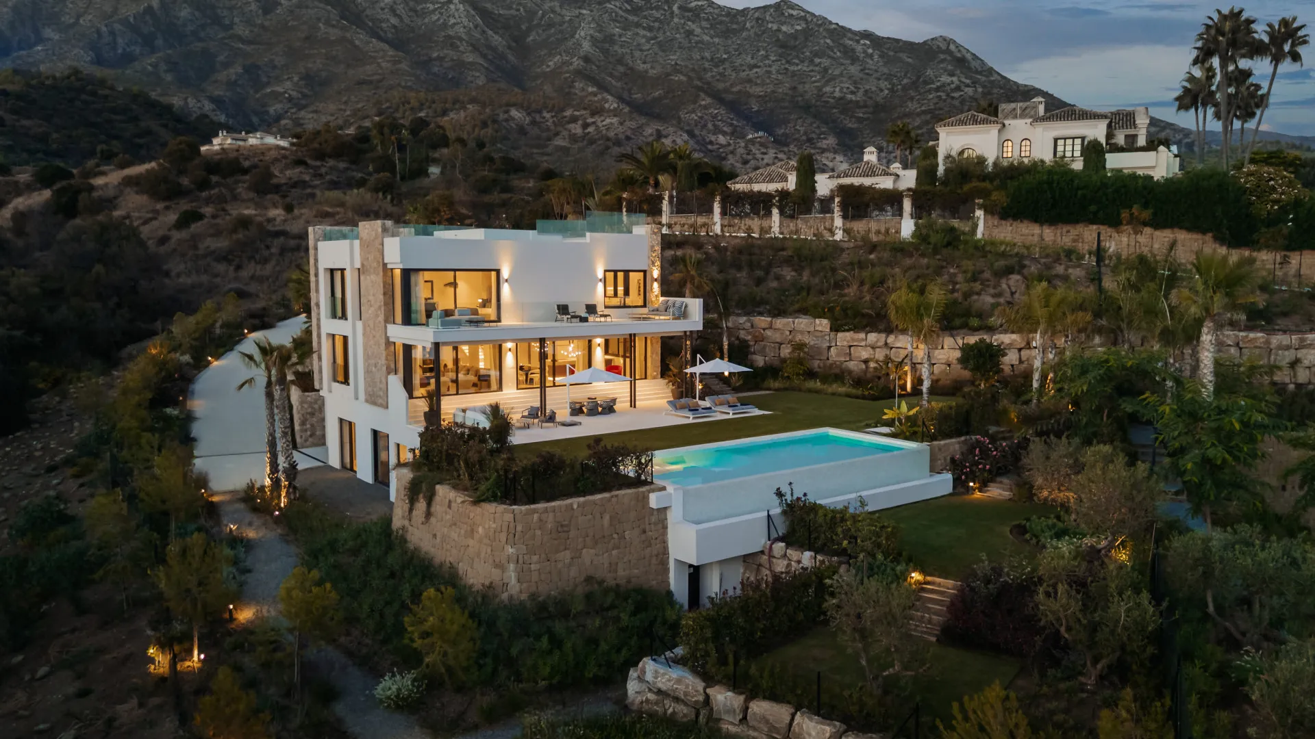 Villa de 5 dormitorios a la venta en Marbella Hill Club