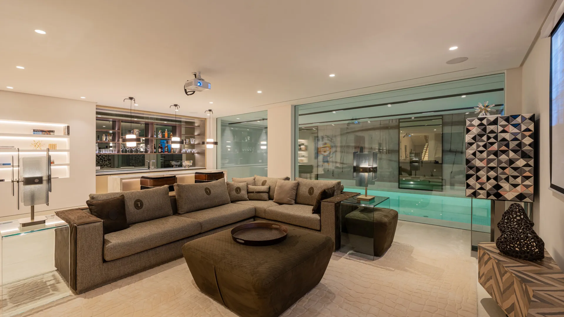 Villa de 5 dormitorios a la venta en Marbella Hill Club
