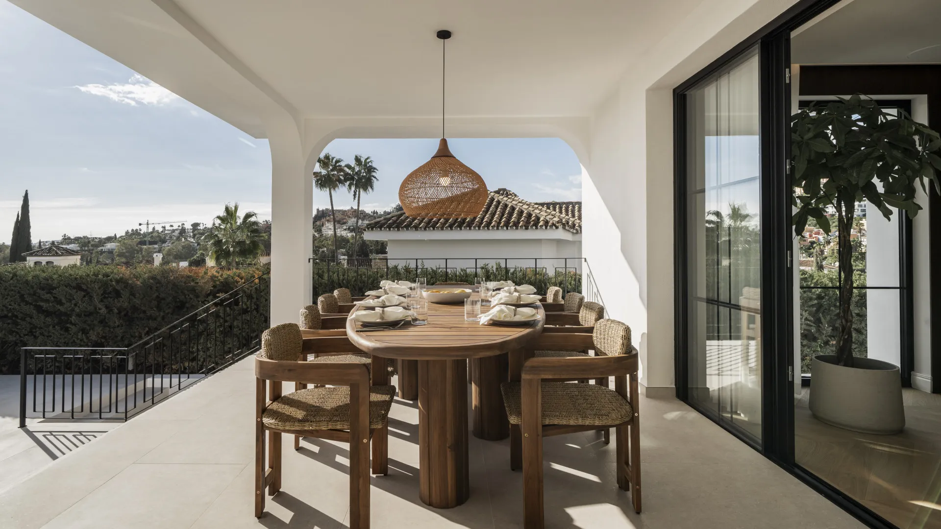 Villa for sale in Nueva Andalucia