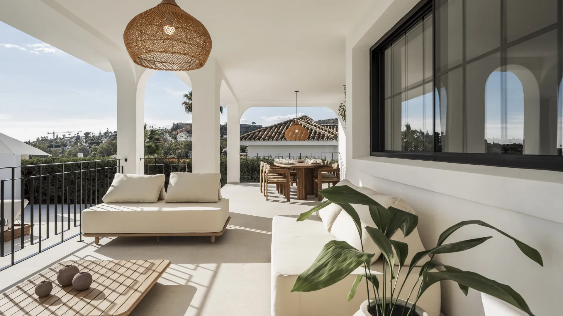 Villa for sale in Nueva Andalucia