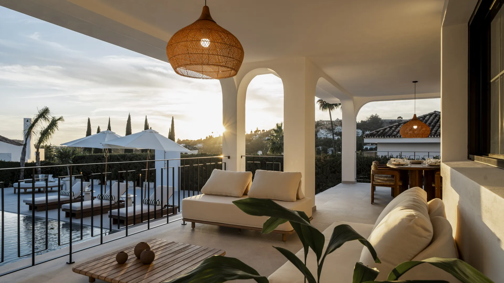 Villa for sale in Nueva Andalucia