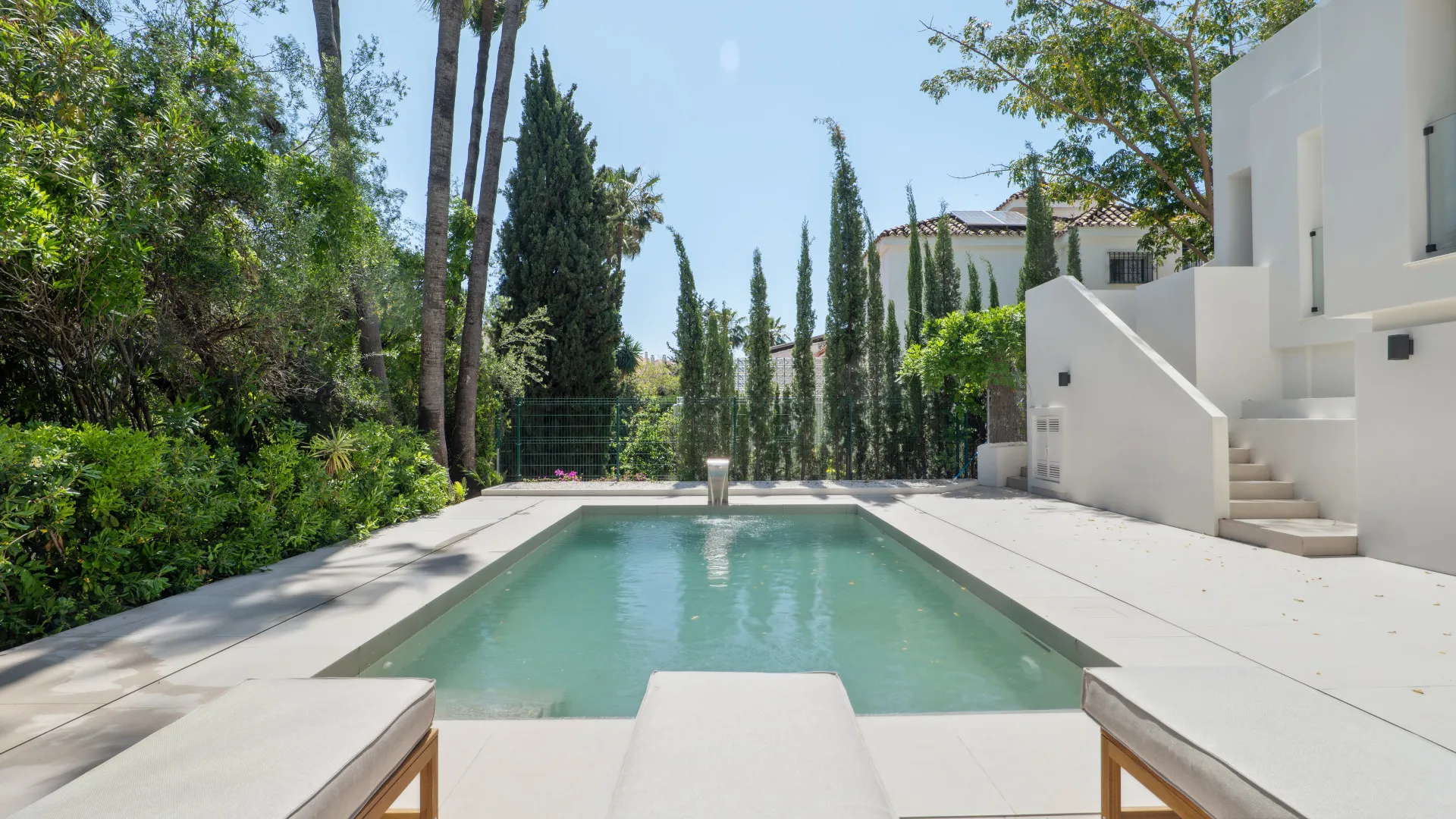 Villa en venta con 6 dormitorios en Nueva Andalucia