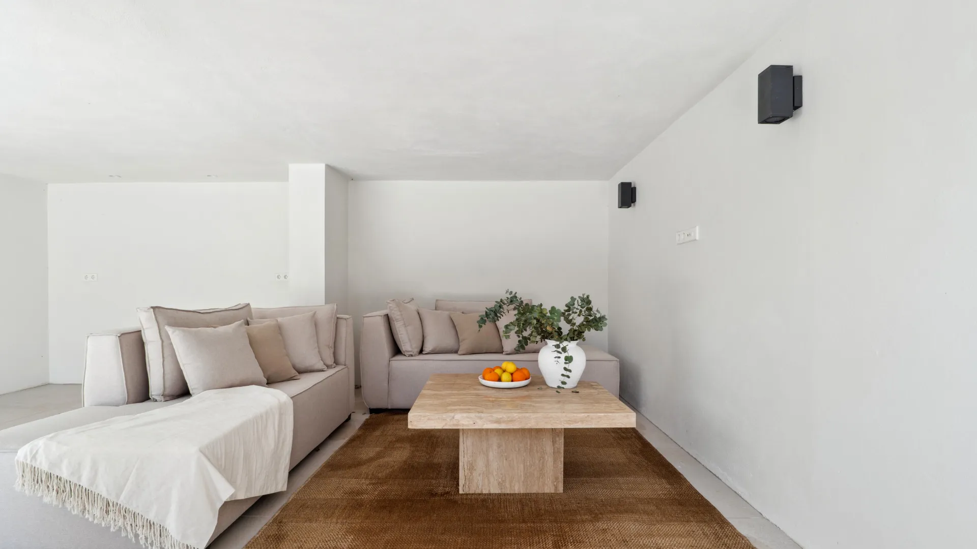 Villa en venta con 6 dormitorios en Nueva Andalucia